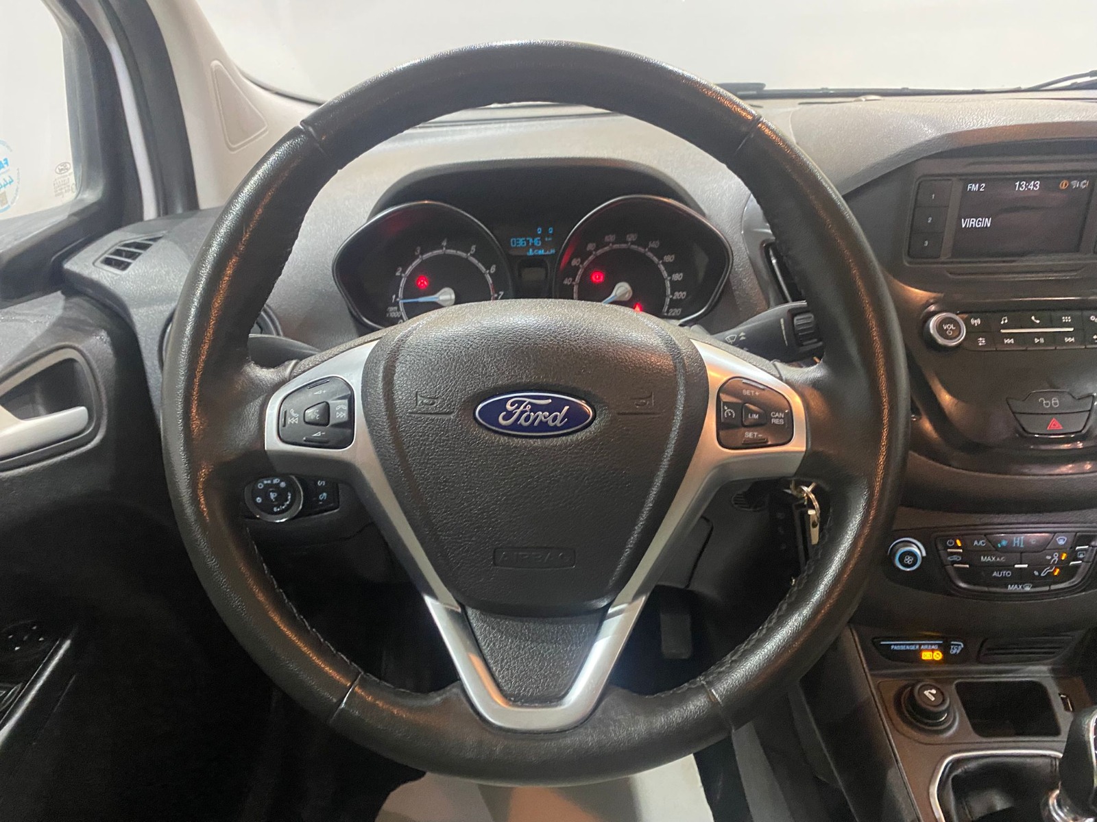 2023 Benzin Manuel Ford Tourneo Courier Beyaz Gürel Tasarım Aksesuar Otomotiv San. Tic. Ltd. Şti.