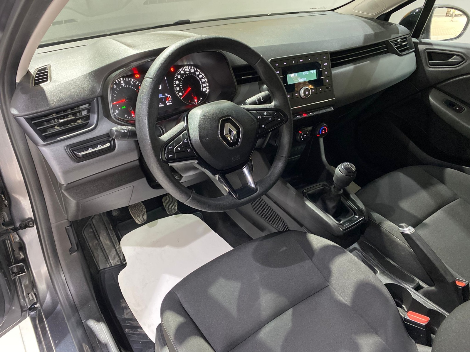 2023 Benzin Manuel Renault Clio Gri Gürel Tasarım Aksesuar Otomotiv San. Tic. Ltd. Şti.