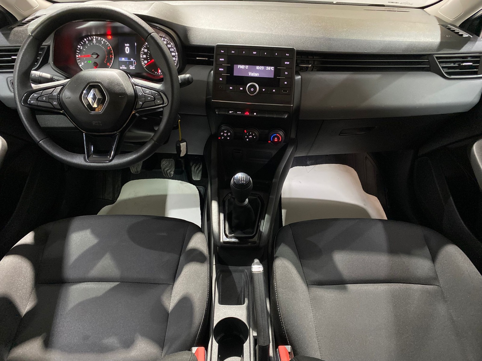 2023 Benzin Manuel Renault Clio Gri Gürel Tasarım Aksesuar Otomotiv San. Tic. Ltd. Şti.