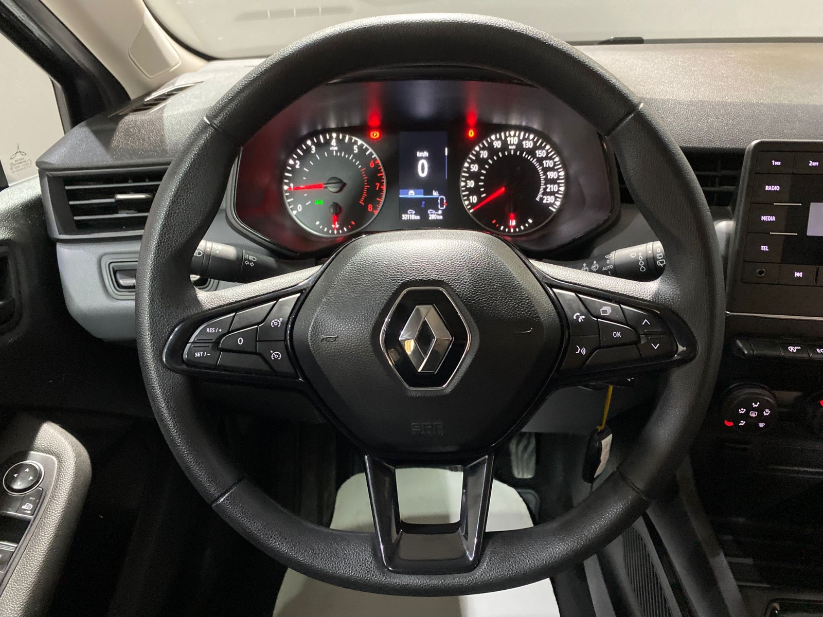 2023 Benzin Manuel Renault Clio Gri Gürel Tasarım Aksesuar Otomotiv San. Tic. Ltd. Şti.