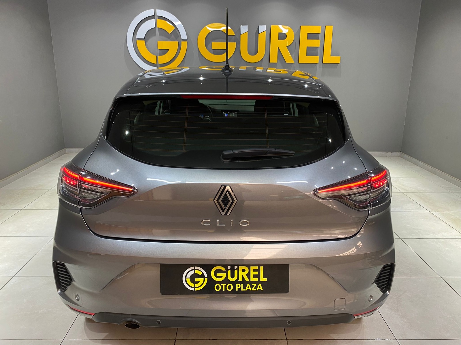 2024 Benzin Otomatik Renault Clio Gri Gürel Tasarım Aksesuar Otomotiv San. Tic. Ltd. Şti.