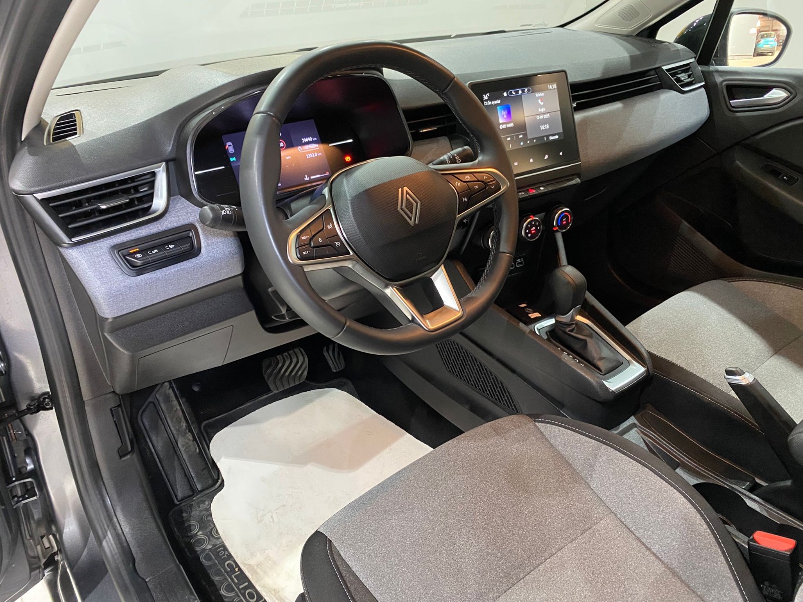2024 Benzin Otomatik Renault Clio Gri Gürel Tasarım Aksesuar Otomotiv San. Tic. Ltd. Şti.
