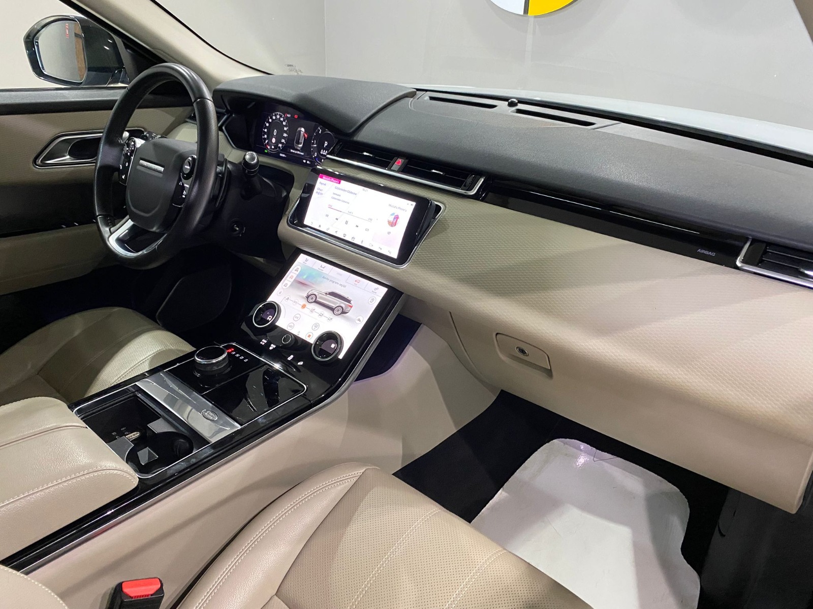 2019 Dizel Otomatik Land Rover Range Rover Velar Beyaz Gürel Tasarım Aksesuar Otomotiv San. Tic. Ltd. Şti.