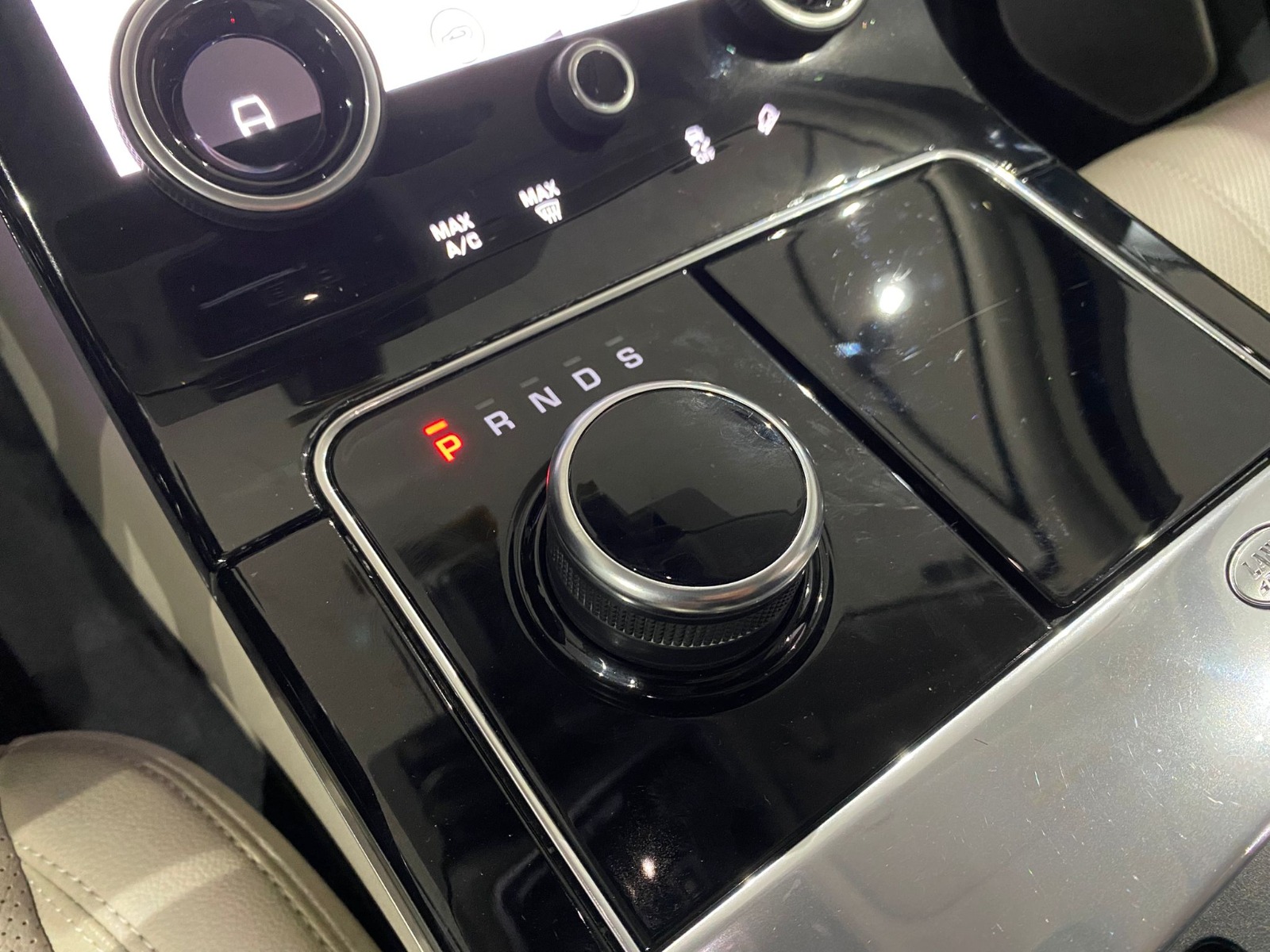 2019 Dizel Otomatik Land Rover Range Rover Velar Beyaz Gürel Tasarım Aksesuar Otomotiv San. Tic. Ltd. Şti.