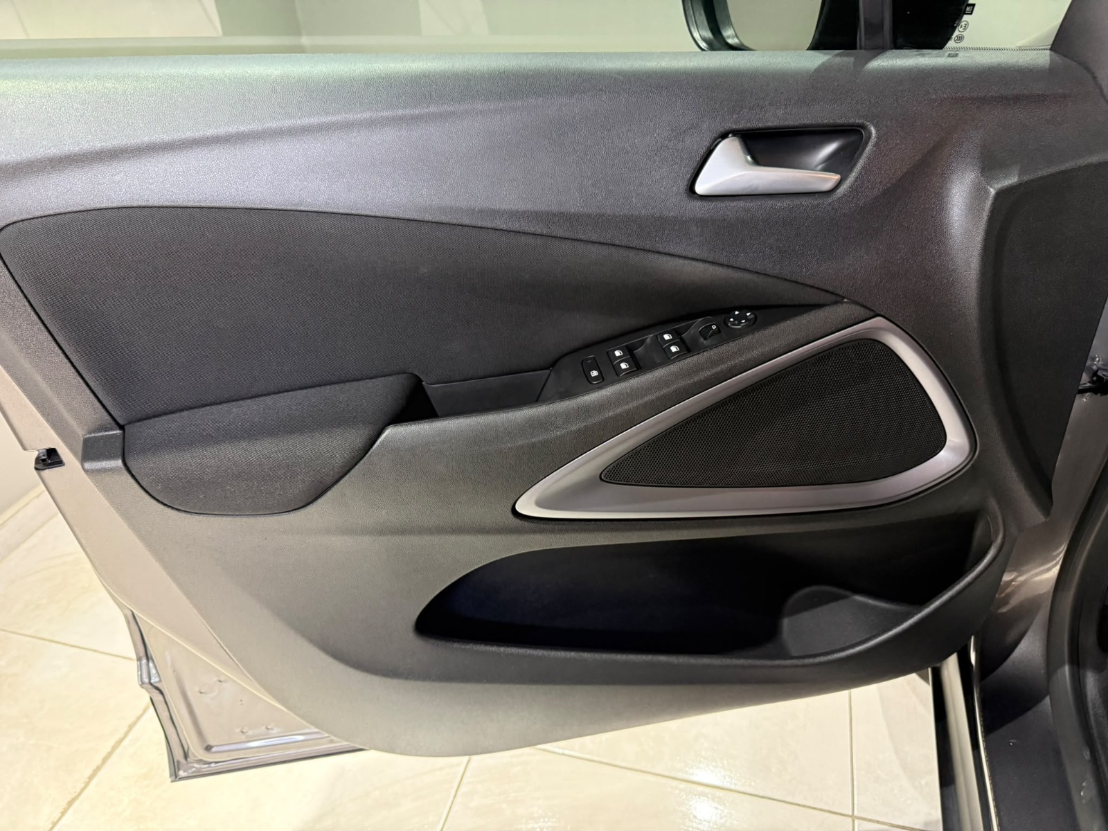 2022 Benzin Otomatik Opel Crossland Gri Gürel Tasarım Aksesuar Otomotiv San. Tic. Ltd. Şti.