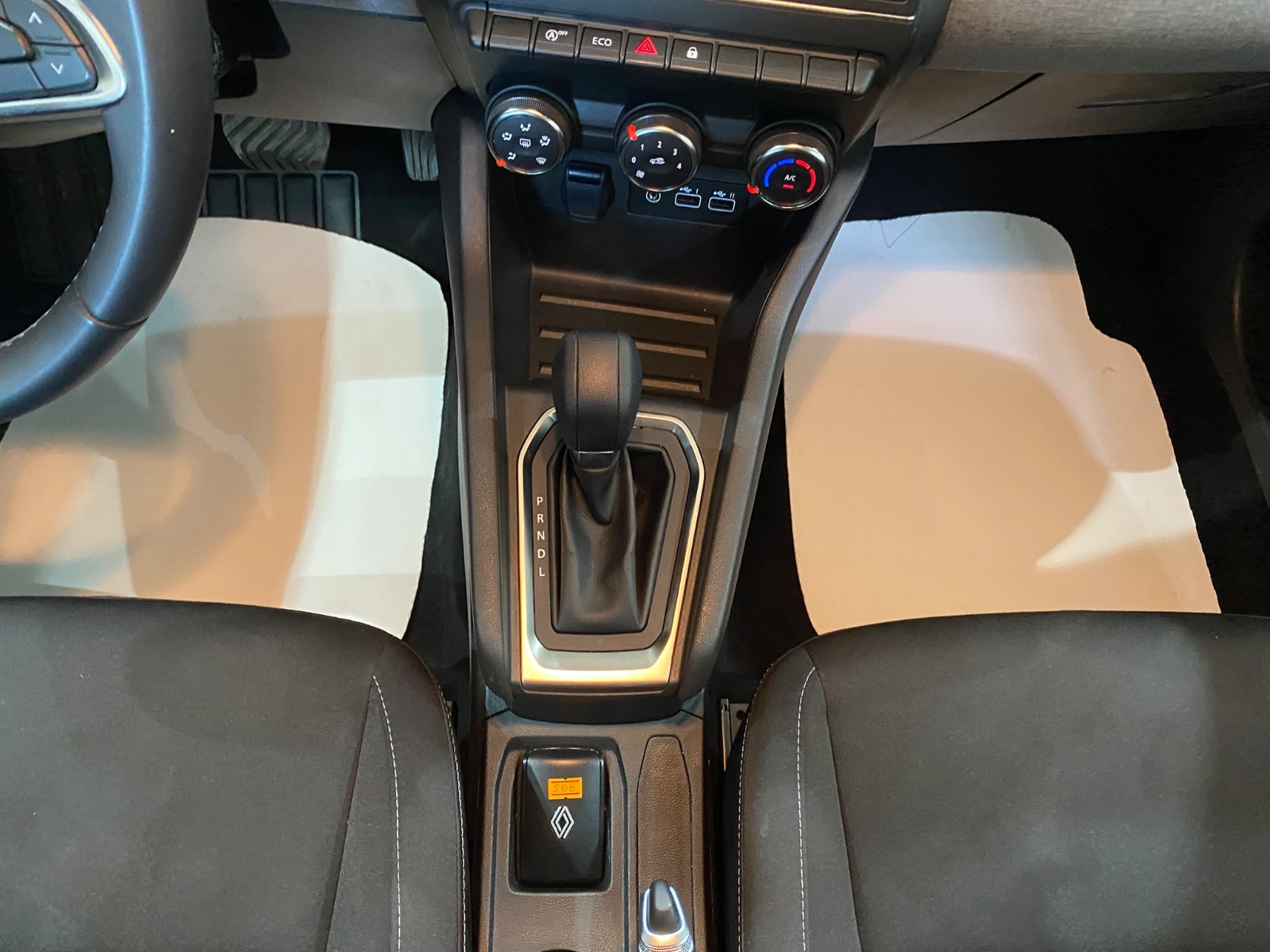 2025 Benzin Otomatik Renault Clio Beyaz Gürel Tasarım Aksesuar Otomotiv San. Tic. Ltd. Şti.