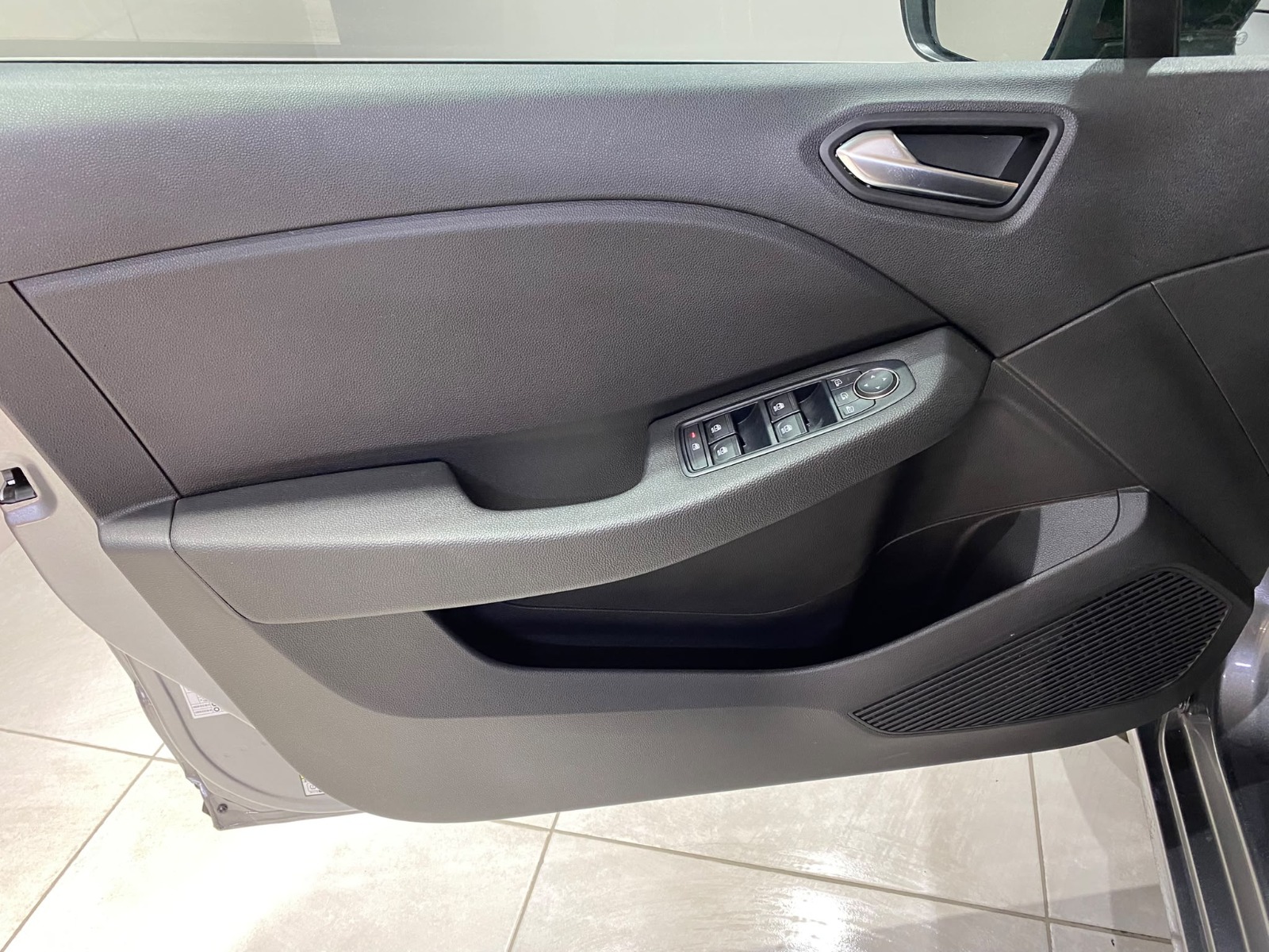 2025 Benzin Otomatik Renault Clio Beyaz Gürel Tasarım Aksesuar Otomotiv San. Tic. Ltd. Şti.
