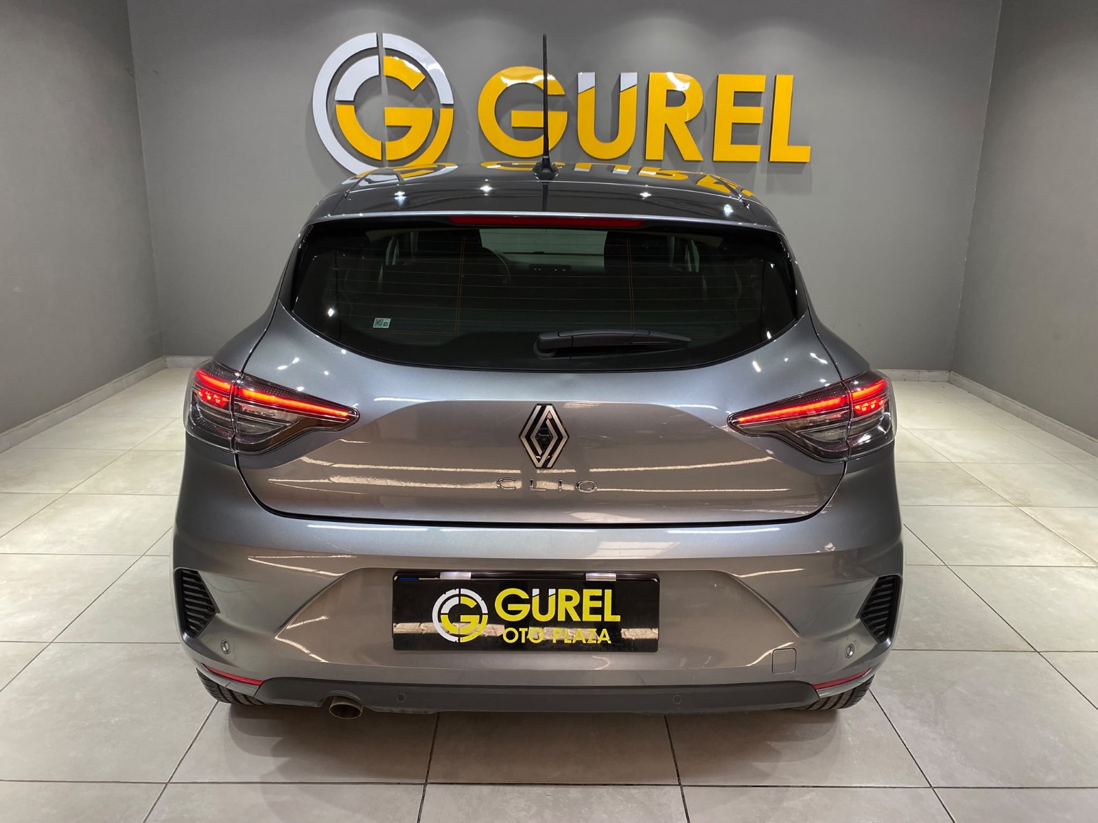 2025 Benzin Otomatik Renault Clio Beyaz Gürel Tasarım Aksesuar Otomotiv San. Tic. Ltd. Şti.