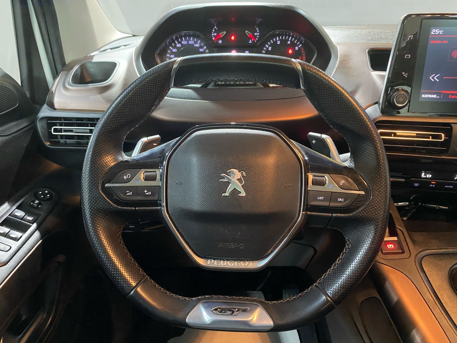 2022 Dizel Otomatik Peugeot Rifter Beyaz Gürel Tasarım Aksesuar Otomotiv San. Tic. Ltd. Şti.