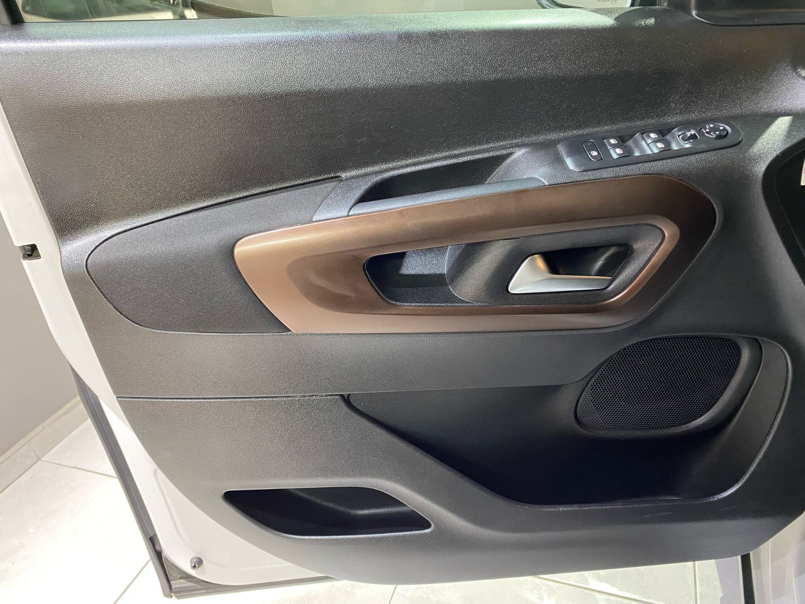2022 Dizel Otomatik Peugeot Rifter Beyaz Gürel Tasarım Aksesuar Otomotiv San. Tic. Ltd. Şti.