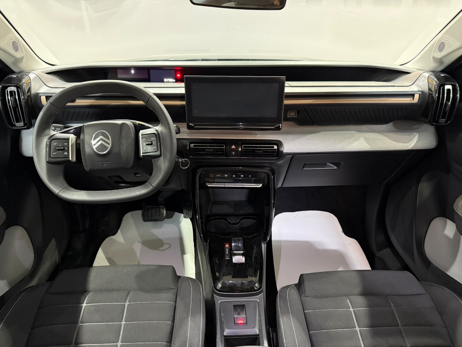 2026 Hybrid Otomatik Citroen C3 AirCross Yeşil Gürel Tasarım Aksesuar Otomotiv San. Tic. Ltd. Şti.
