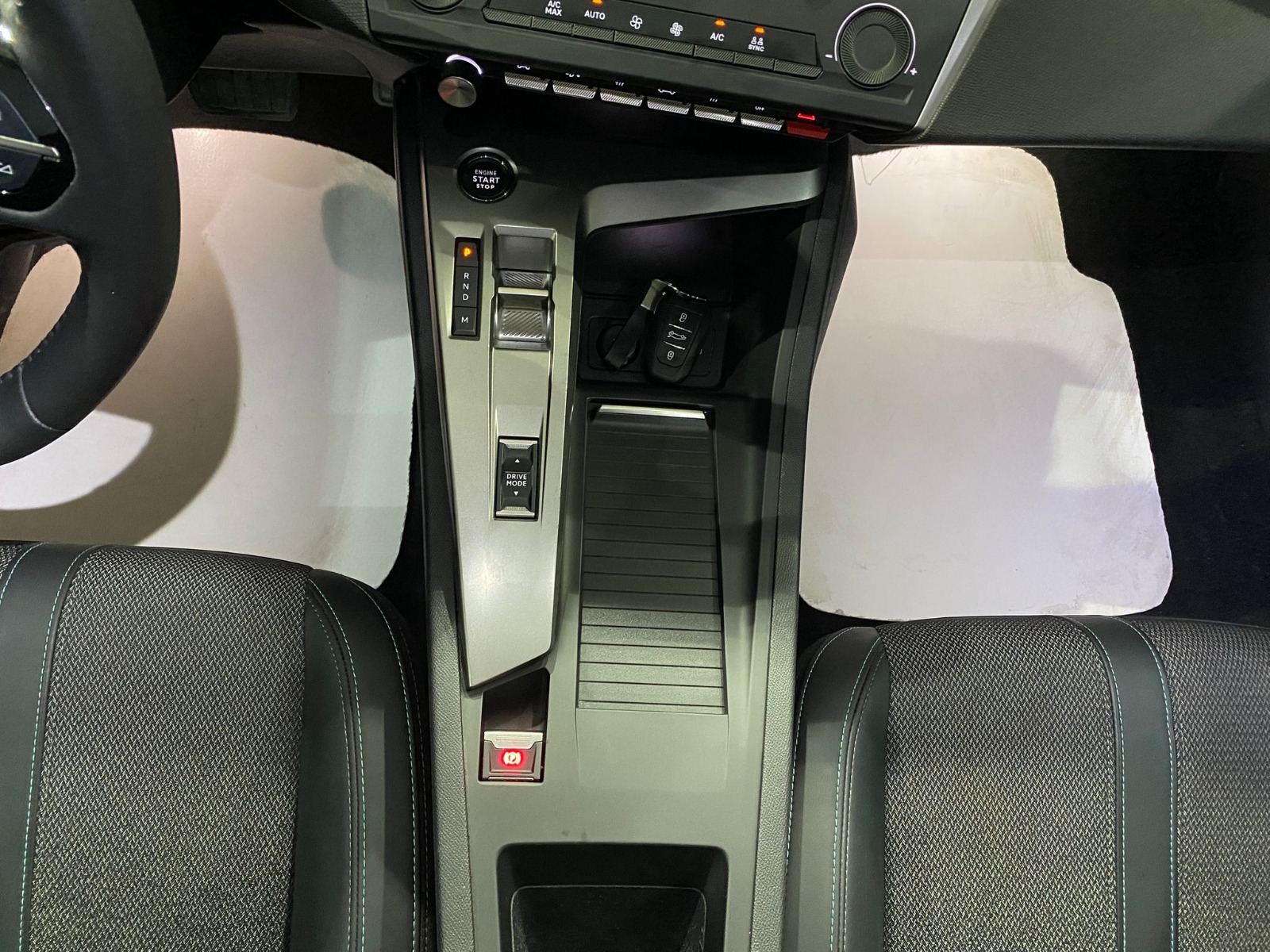 2024 Benzin Otomatik Peugeot 408 Mavi Gürel Tasarım Aksesuar Otomotiv San. Tic. Ltd. Şti.