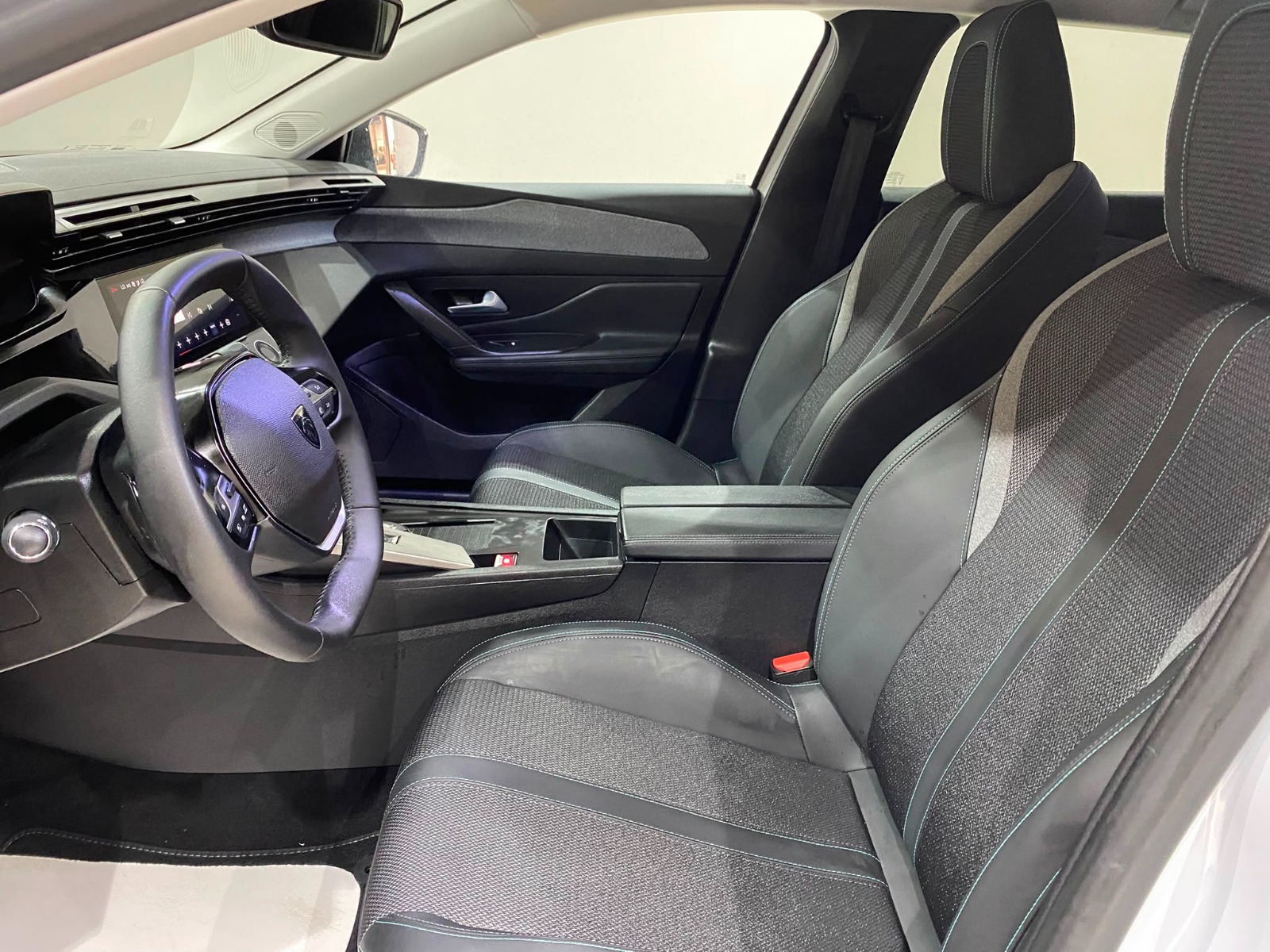 2025 Benzin Otomatik Peugeot 408 Beyaz Gürel Tasarım Aksesuar Otomotiv San. Tic. Ltd. Şti.