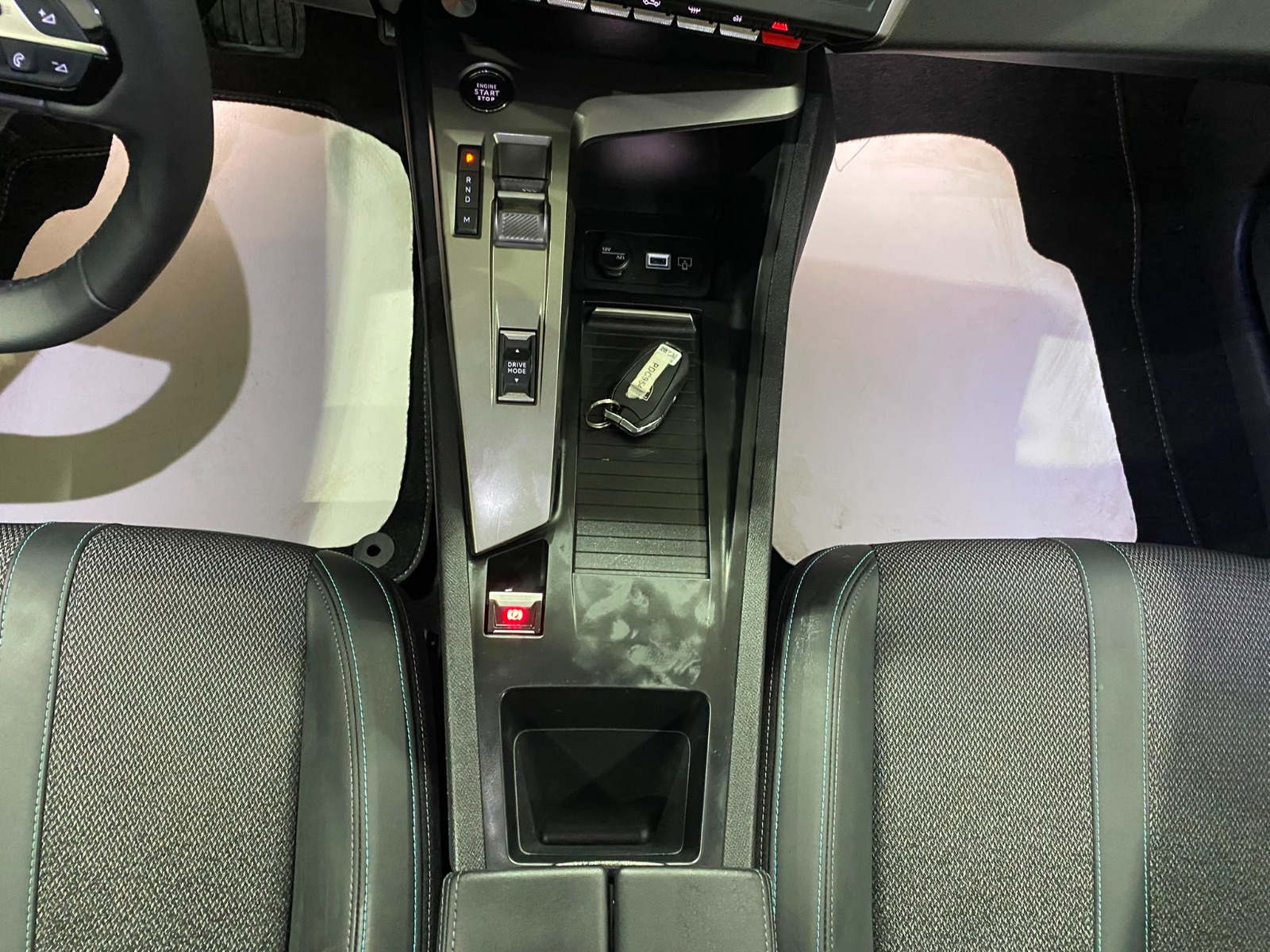 2025 Benzin Otomatik Peugeot 408 Beyaz Gürel Tasarım Aksesuar Otomotiv San. Tic. Ltd. Şti.