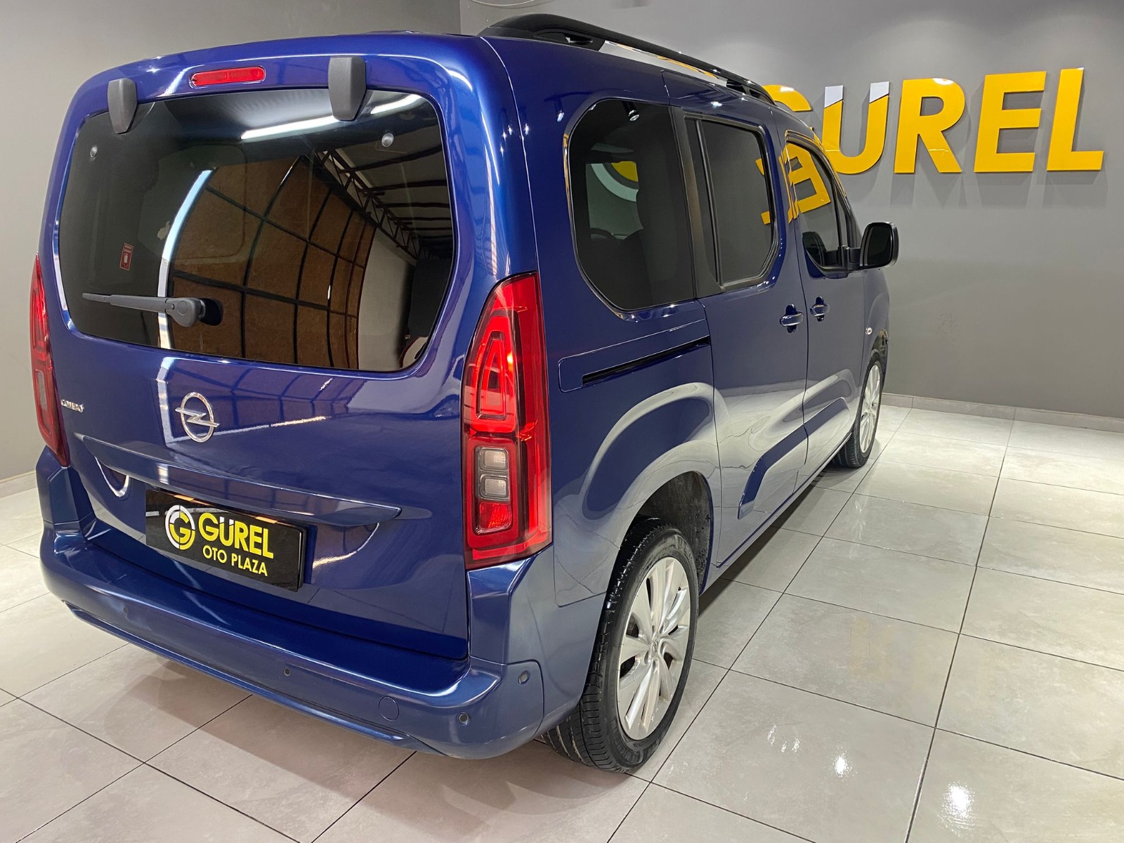 2022 Dizel Otomatik Opel Combo Lacivert Gürel Tasarım Aksesuar Otomotiv San. Tic. Ltd. Şti.