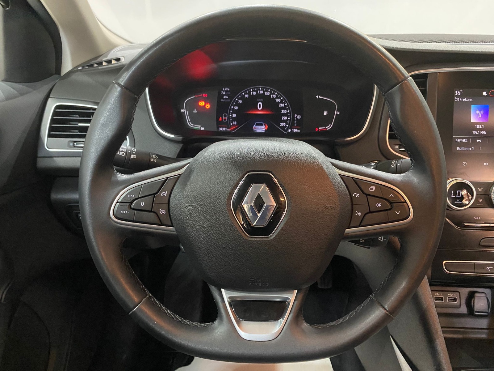 2023 Benzin Otomatik Renault Megane Beyaz Gürel Tasarım Aksesuar Otomotiv San. Tic. Ltd. Şti.