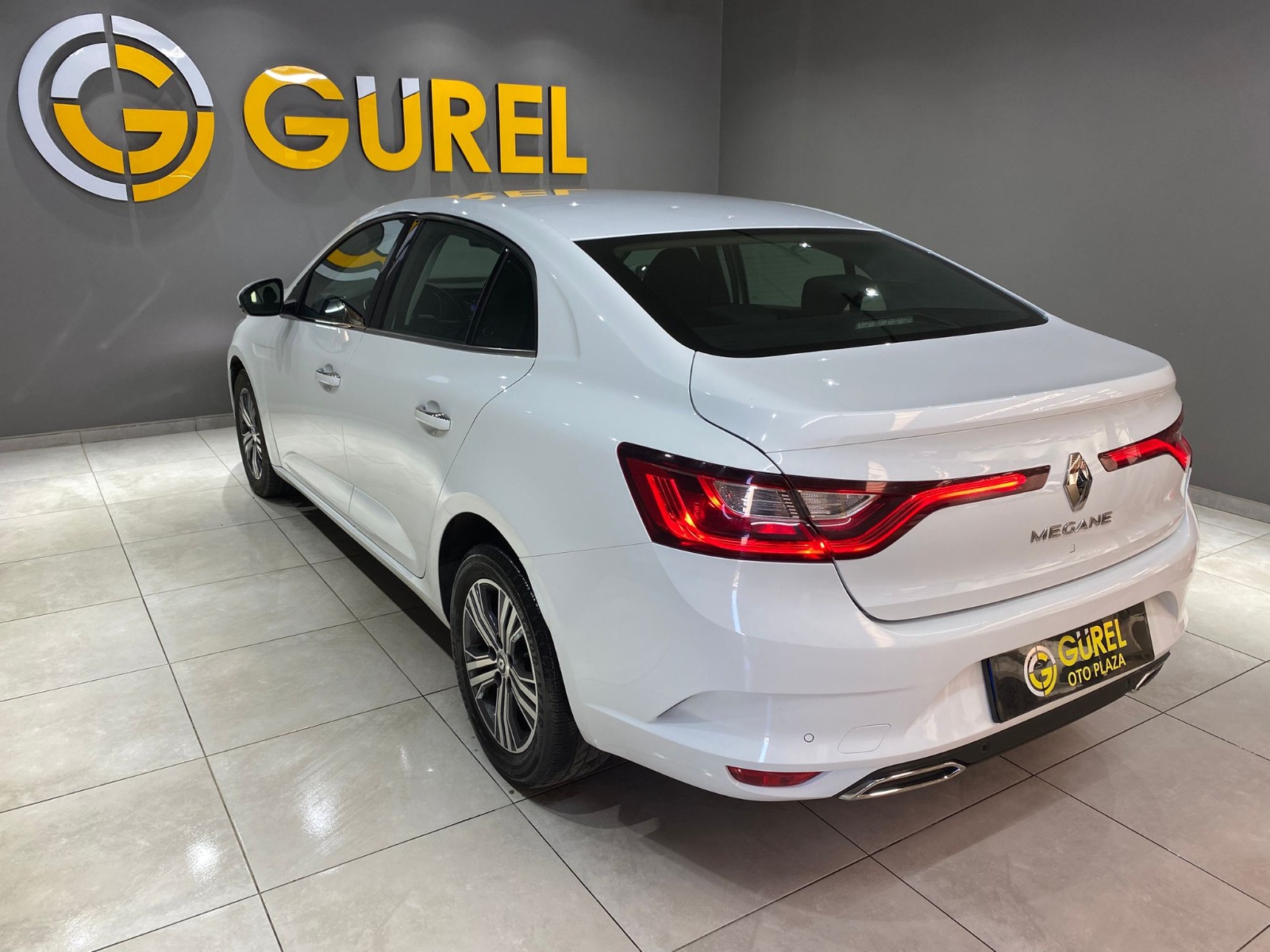 2023 Benzin Otomatik Renault Megane Beyaz Gürel Tasarım Aksesuar Otomotiv San. Tic. Ltd. Şti.