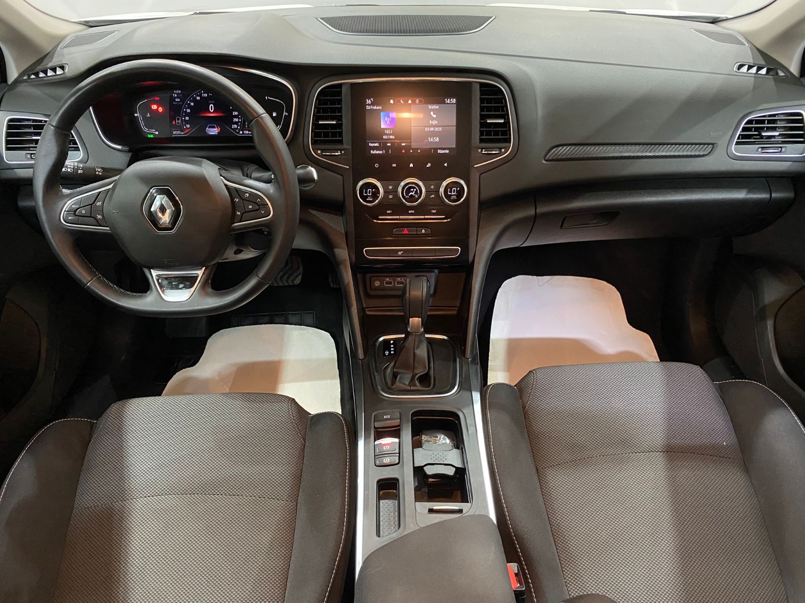 2023 Benzin Otomatik Renault Megane Beyaz Gürel Tasarım Aksesuar Otomotiv San. Tic. Ltd. Şti.
