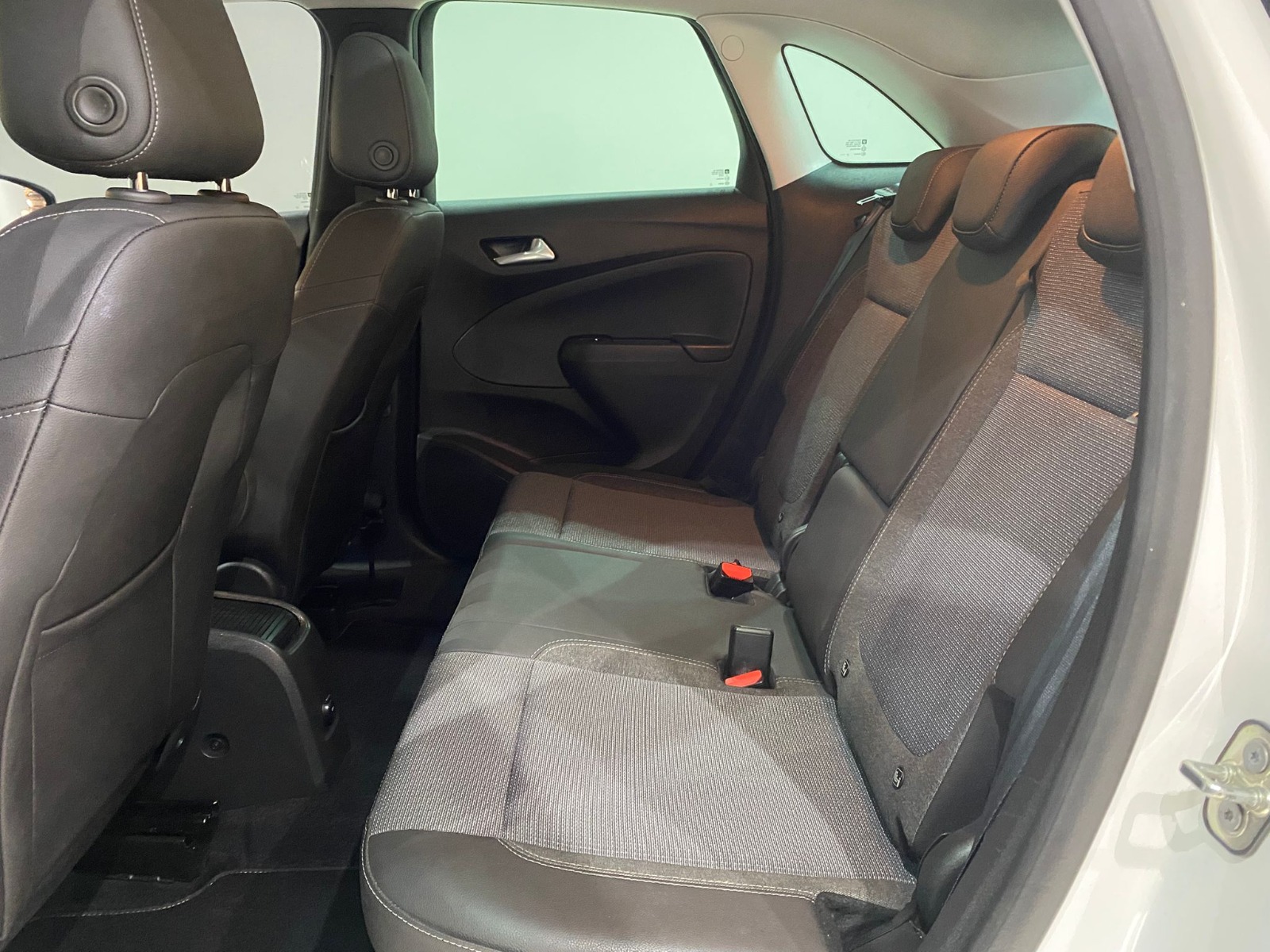 2023 Benzin Otomatik Opel Crossland Beyaz Gürel Tasarım Aksesuar Otomotiv San. Tic. Ltd. Şti.