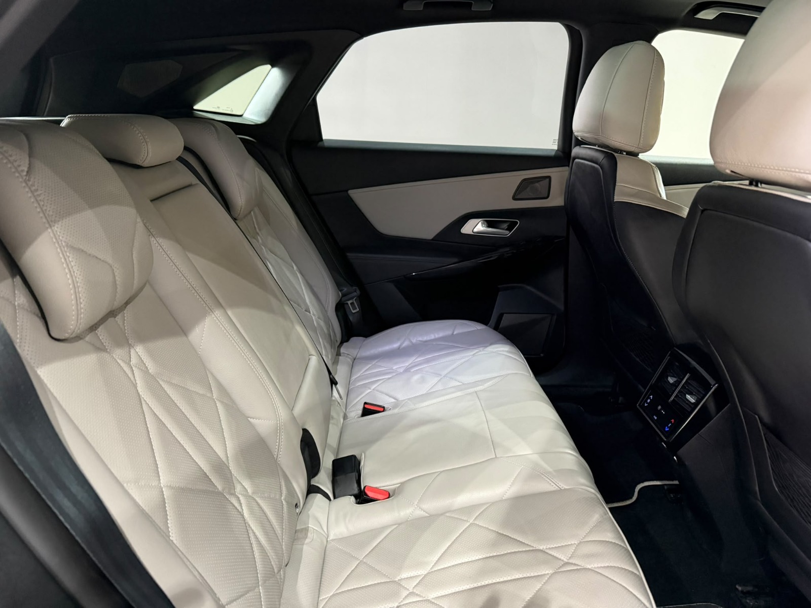 2023 Dizel Otomatik DS Automobiles DS 7 Crossback Beyaz Gürel Tasarım Aksesuar Otomotiv San. Tic. Ltd. Şti.