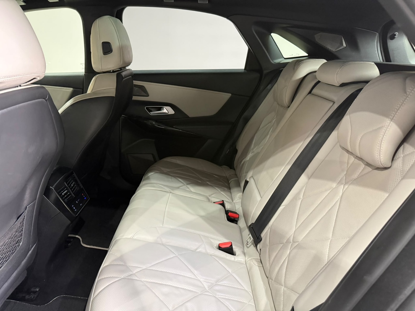 2023 Dizel Otomatik DS Automobiles DS 7 Crossback Beyaz Gürel Tasarım Aksesuar Otomotiv San. Tic. Ltd. Şti.