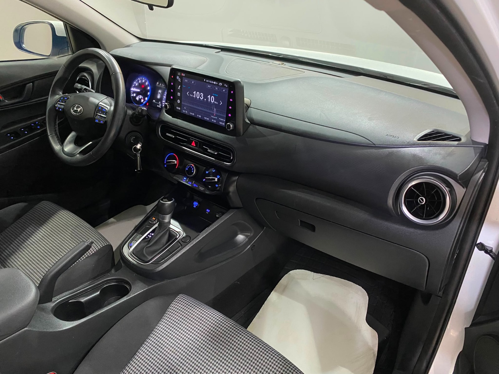 2021 Benzin Otomatik Hyundai Kona Beyaz Gürel Tasarım Aksesuar Otomotiv San. Tic. Ltd. Şti.