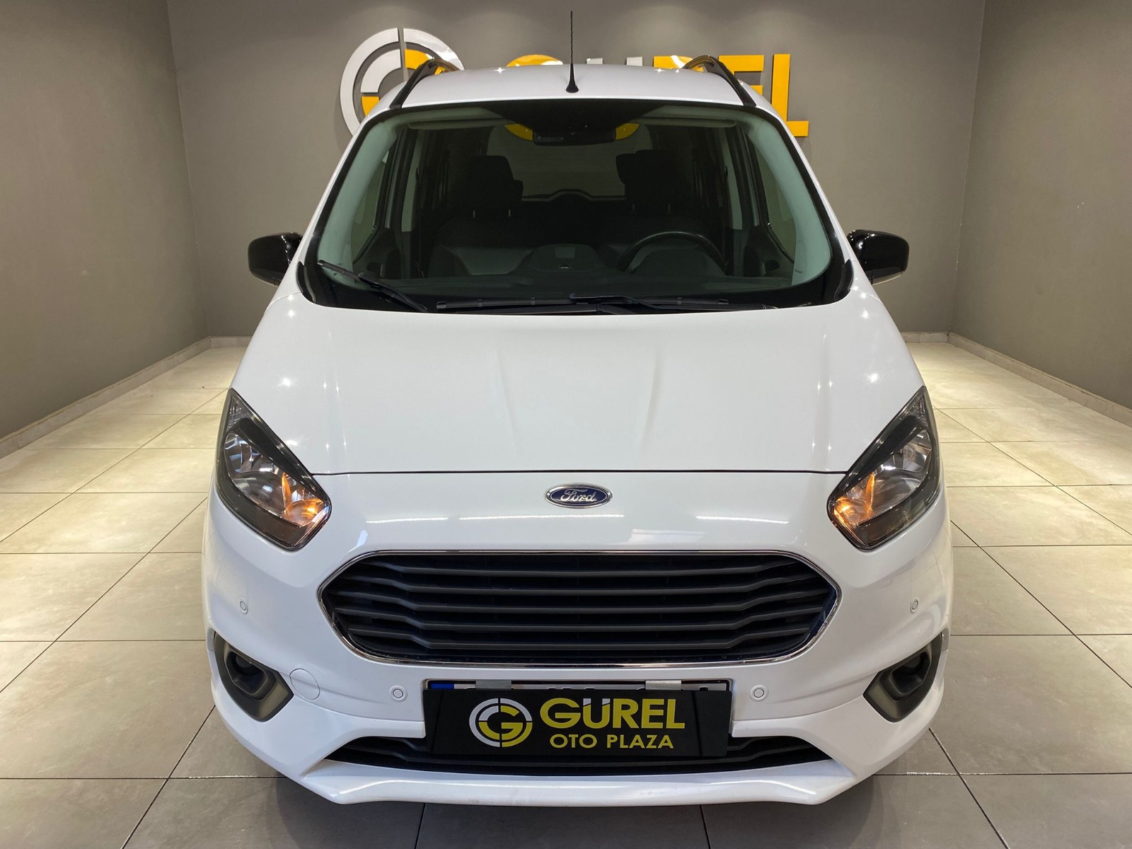 2022 Dizel Manuel Ford Tourneo Courier Beyaz Gürel Tasarım Aksesuar Otomotiv San. Tic. Ltd. Şti.