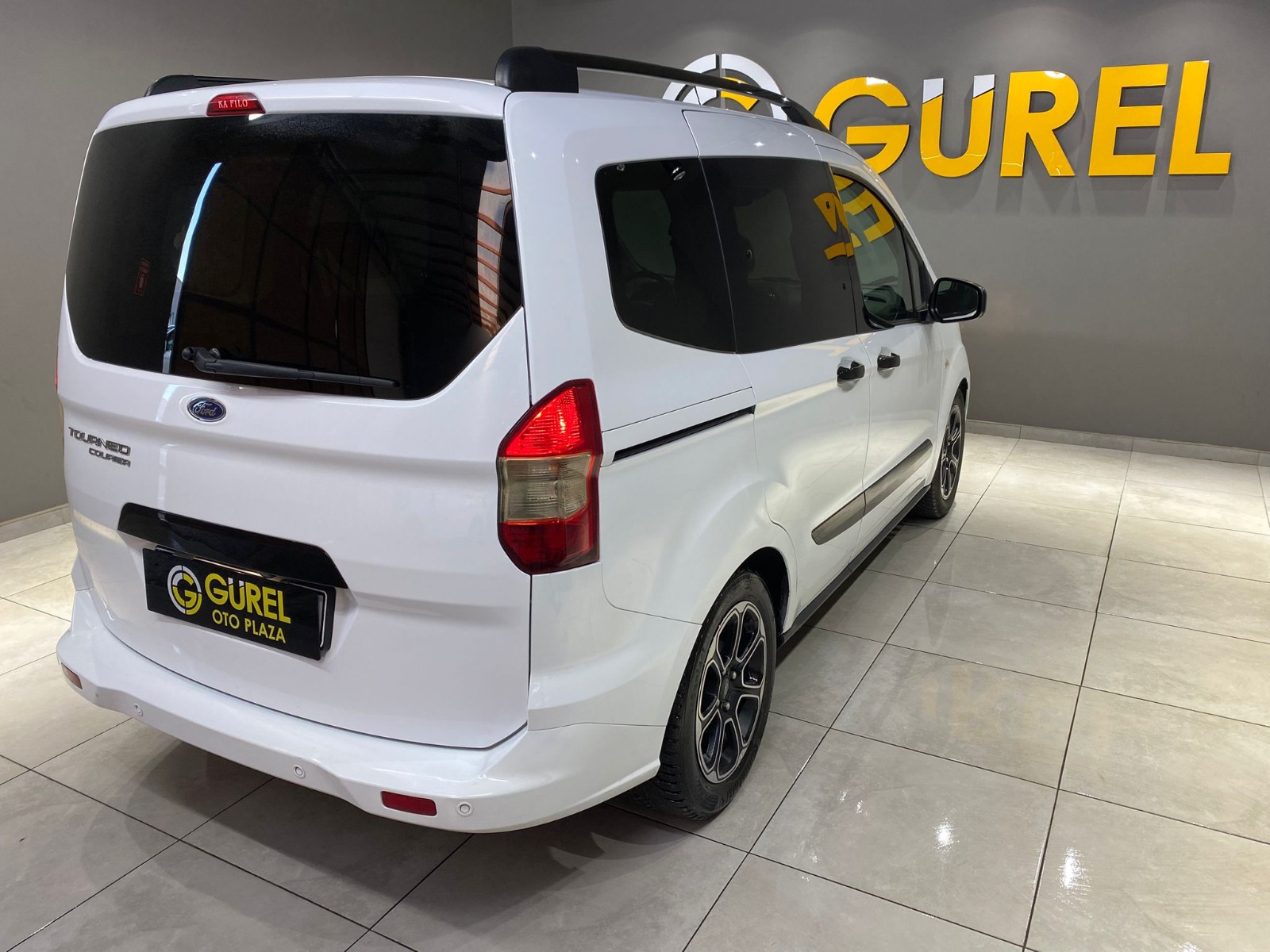 2022 Dizel Manuel Ford Tourneo Courier Beyaz Gürel Tasarım Aksesuar Otomotiv San. Tic. Ltd. Şti.