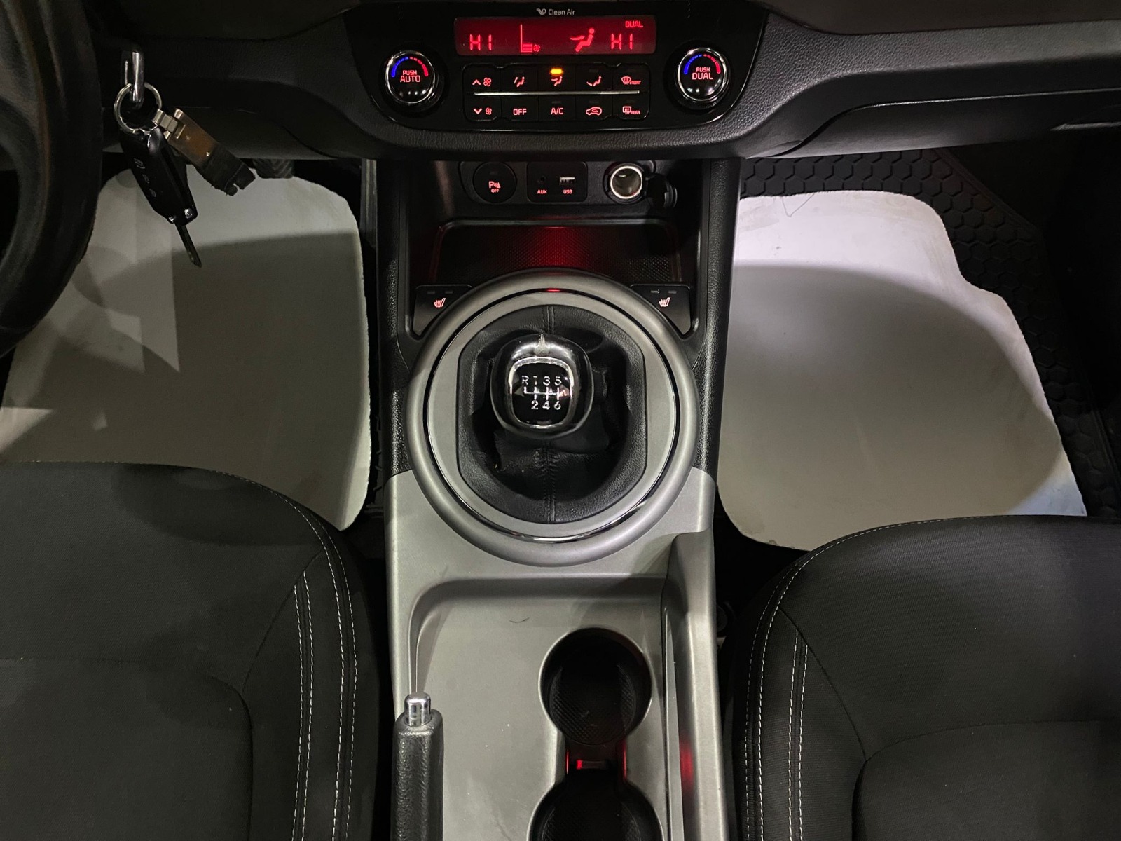 2015 Benzin Manuel Kia Sportage Beyaz Gürel Tasarım Aksesuar Otomotiv San. Tic. Ltd. Şti.