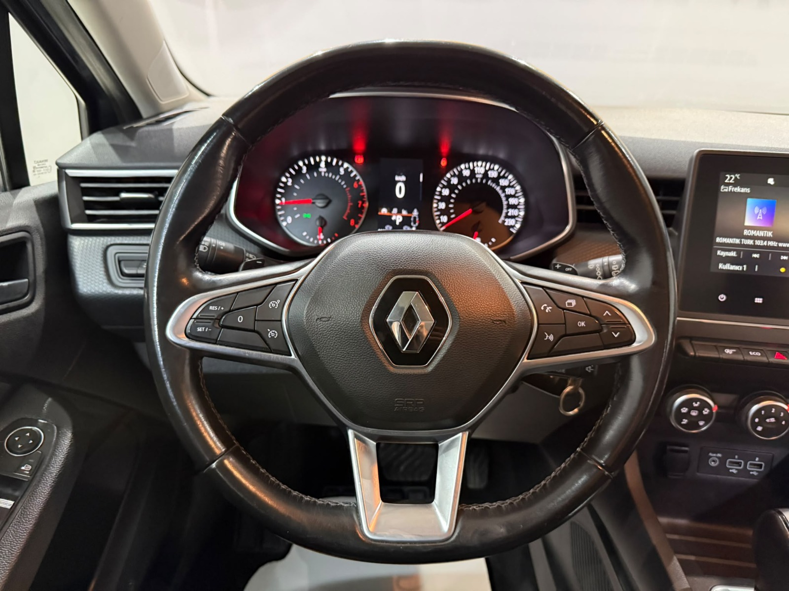 2020 Benzin Otomatik Renault Clio Gri Gürel Tasarım Aksesuar Otomotiv San. Tic. Ltd. Şti.