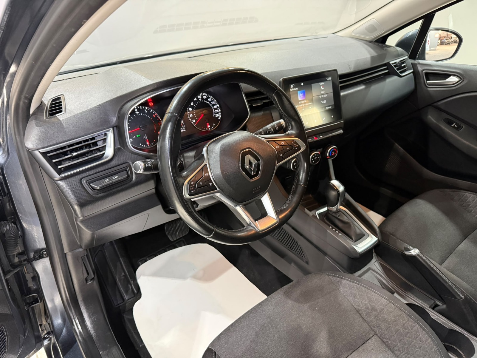 2020 Benzin Otomatik Renault Clio Gri Gürel Tasarım Aksesuar Otomotiv San. Tic. Ltd. Şti.