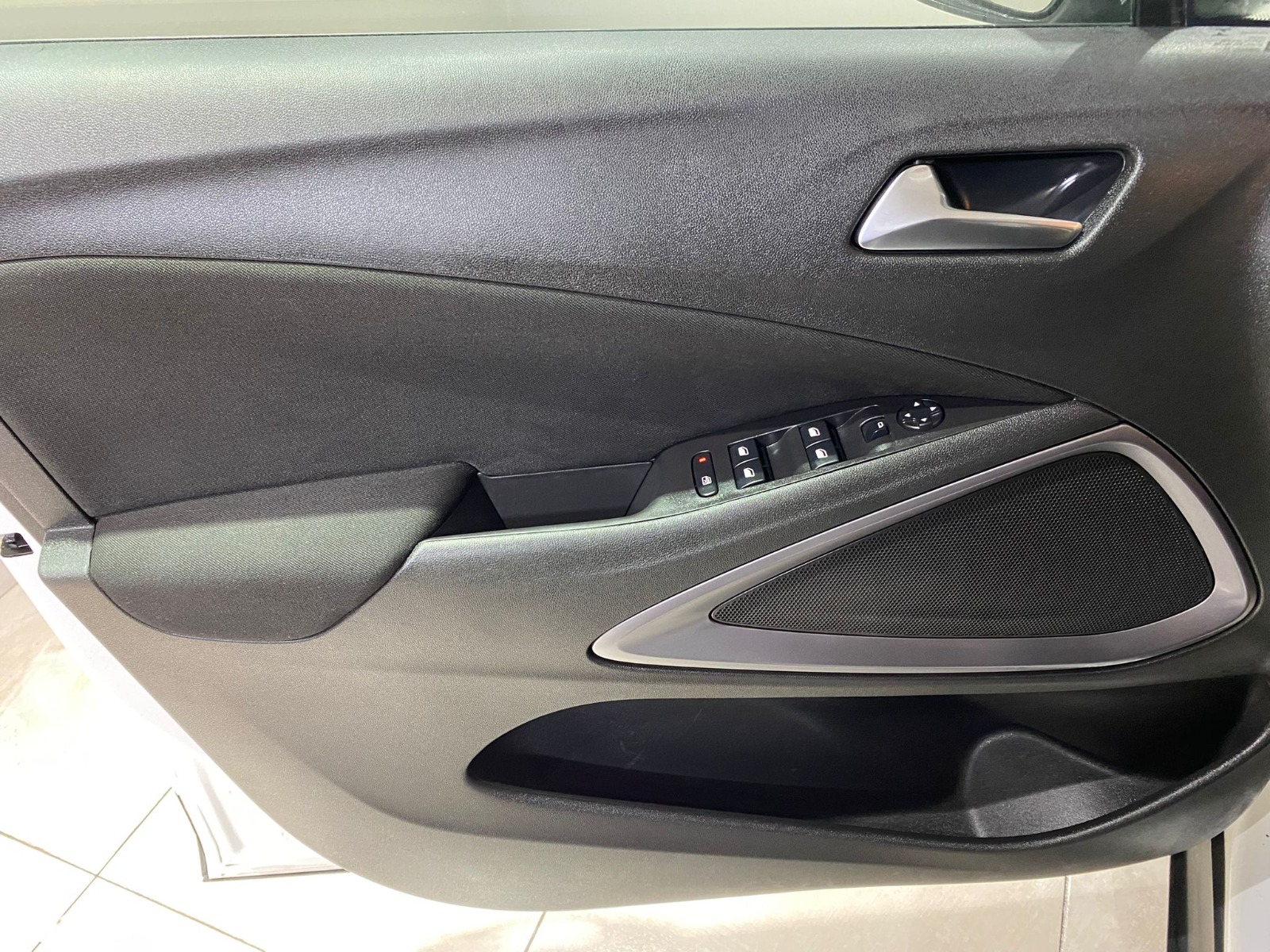 2023 Benzin Otomatik Opel Crossland Beyaz Gürel Tasarım Aksesuar Otomotiv San. Tic. Ltd. Şti.