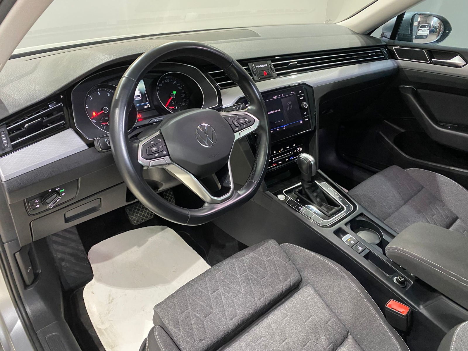 2023 Benzin Otomatik Volkswagen Passat Gri Gürel Tasarım Aksesuar Otomotiv San. Tic. Ltd. Şti.