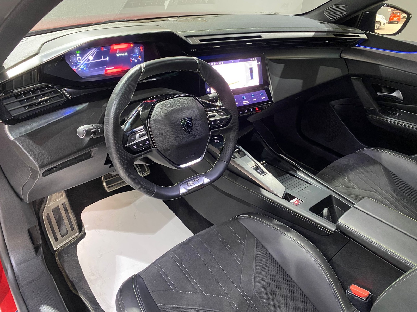 2023 Benzin Otomatik Peugeot 308 Kırmızı Gürel Tasarım Aksesuar Otomotiv San. Tic. Ltd. Şti.