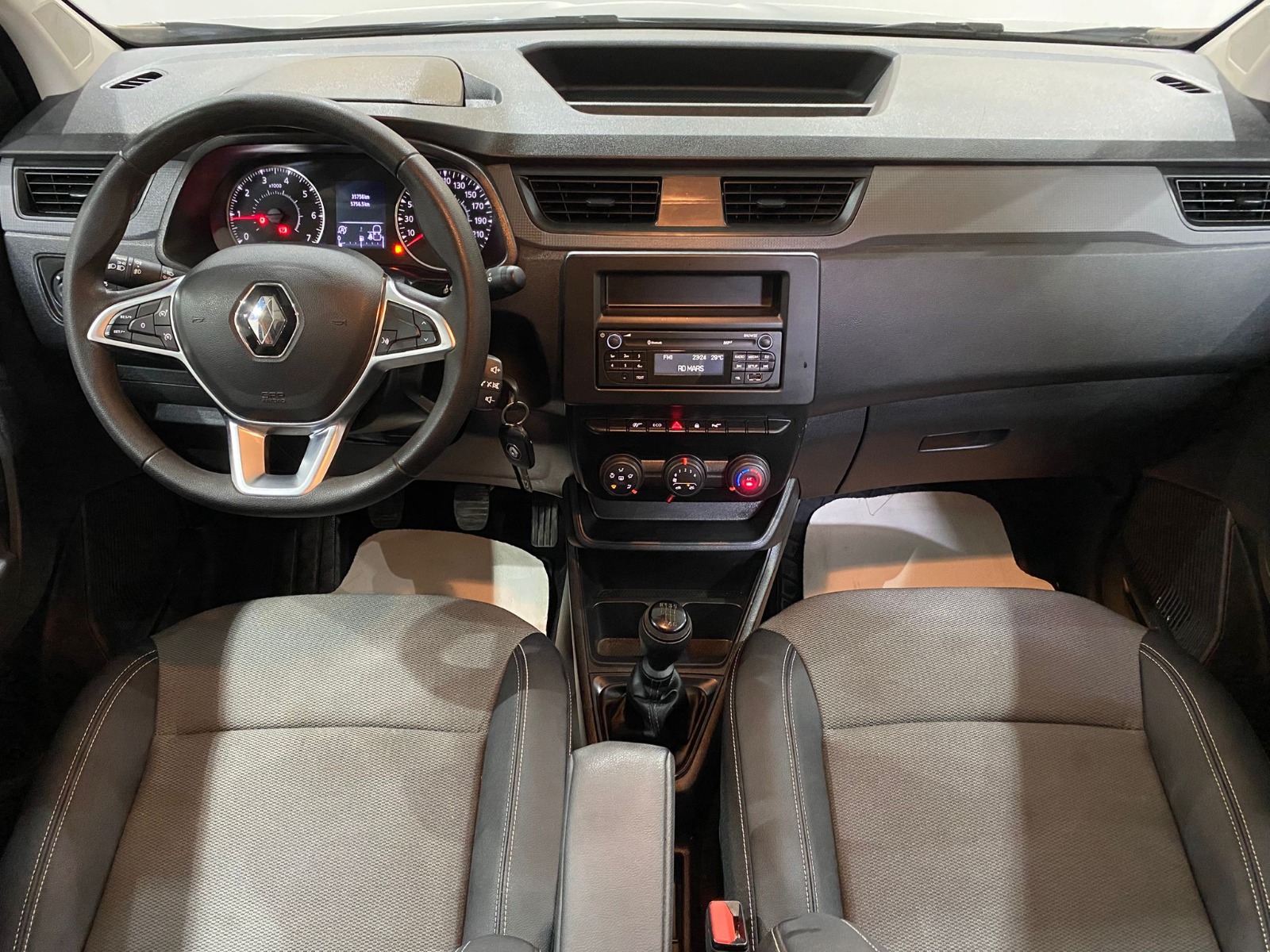 2024 Dizel Manuel Renault Express Gri Gürel Tasarım Aksesuar Otomotiv San. Tic. Ltd. Şti.