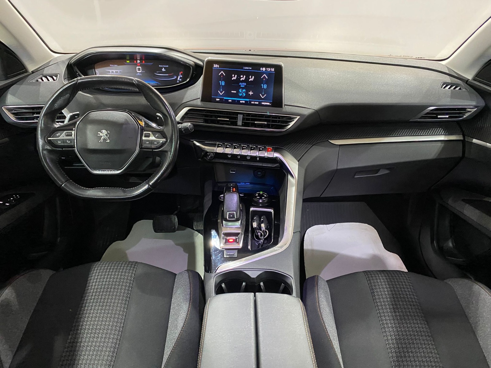 2020 Benzin Otomatik Peugeot 3008 Turuncu Gürel Tasarım Aksesuar Otomotiv San. Tic. Ltd. Şti.