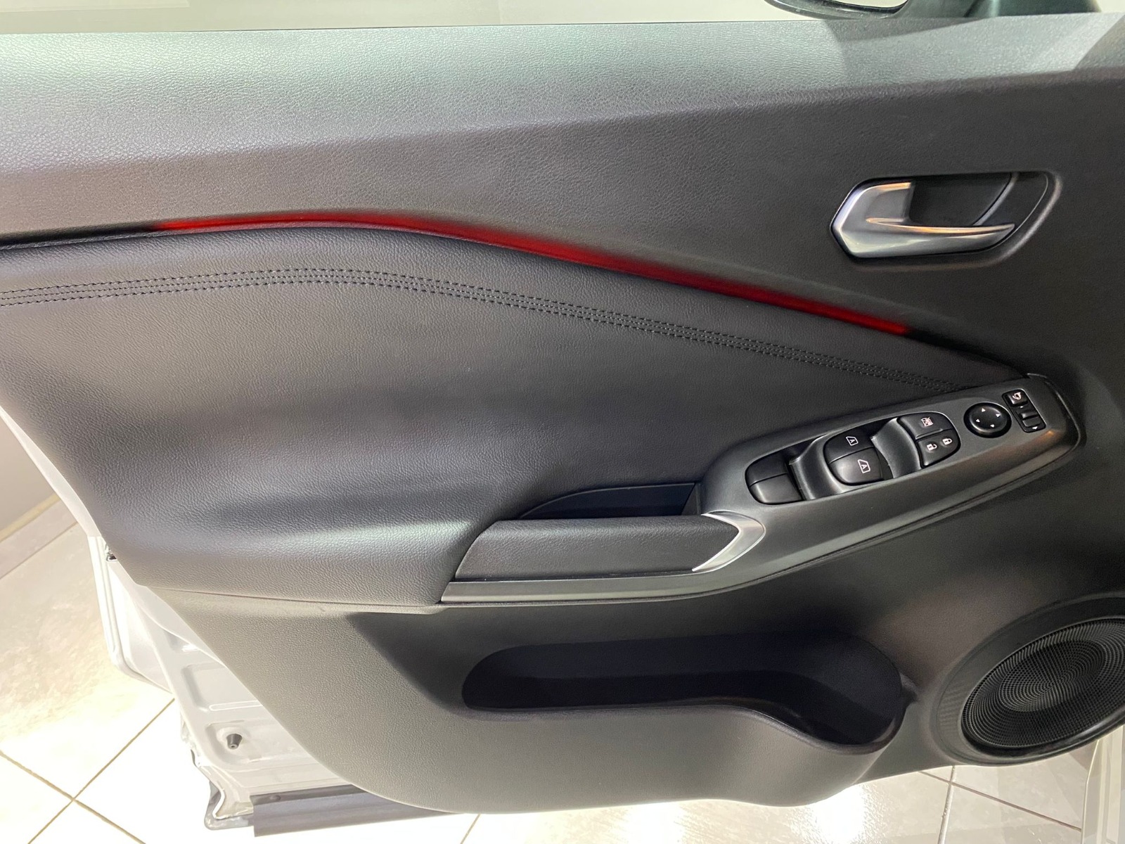 2024 Benzin Otomatik Nissan Juke Beyaz Gürel Tasarım Aksesuar Otomotiv San. Tic. Ltd. Şti.