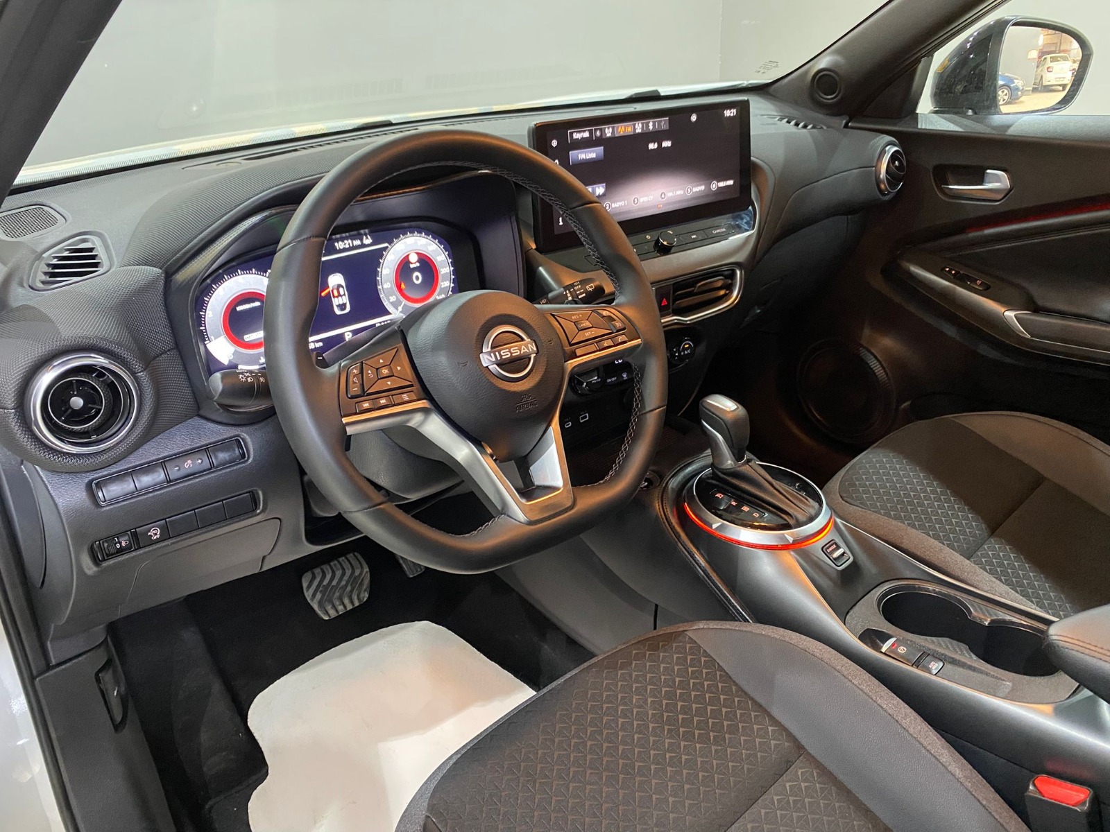 2024 Benzin Otomatik Nissan Juke Beyaz Gürel Tasarım Aksesuar Otomotiv San. Tic. Ltd. Şti.