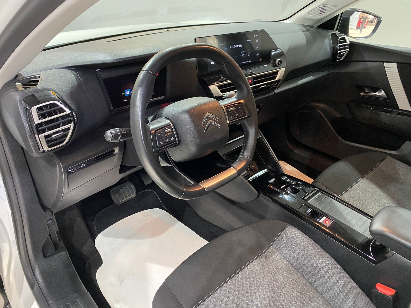 2023 Benzin Otomatik Citroen C4 X Beyaz Gürel Tasarım Aksesuar Otomotiv San. Tic. Ltd. Şti.