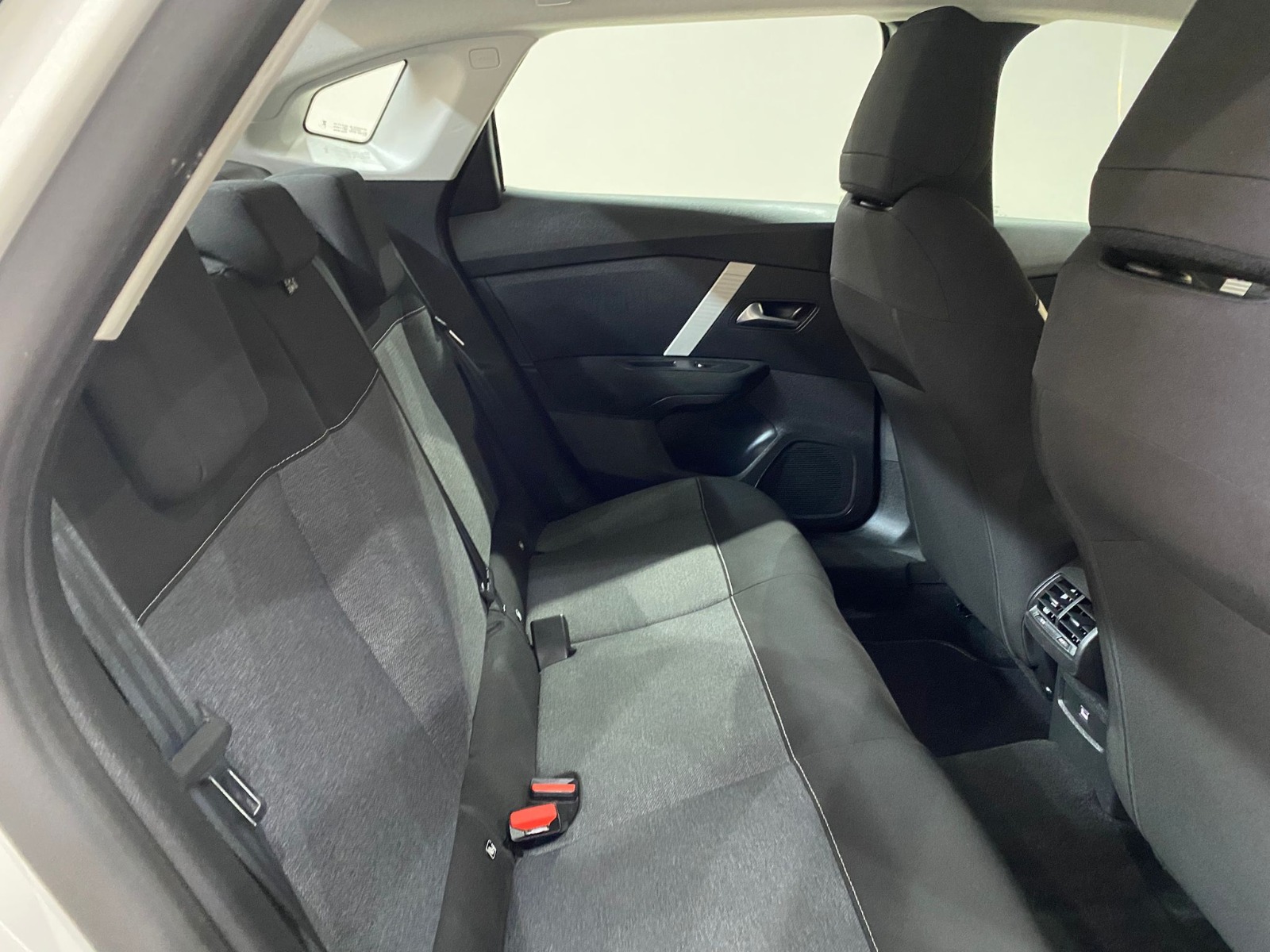 2023 Benzin Otomatik Citroen C4 X Beyaz Gürel Tasarım Aksesuar Otomotiv San. Tic. Ltd. Şti.