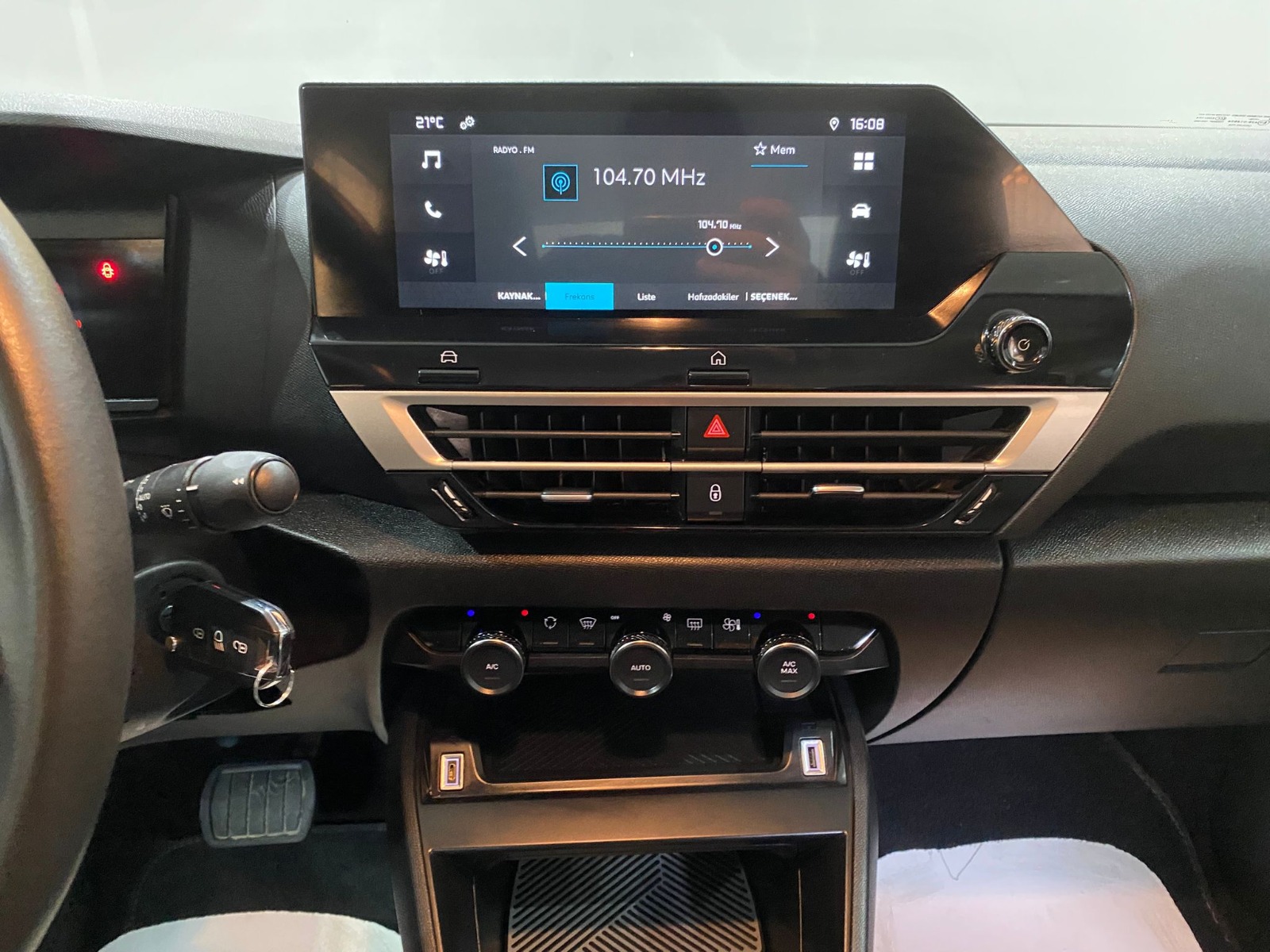 2023 Benzin Otomatik Citroen C4 X Beyaz Gürel Tasarım Aksesuar Otomotiv San. Tic. Ltd. Şti.