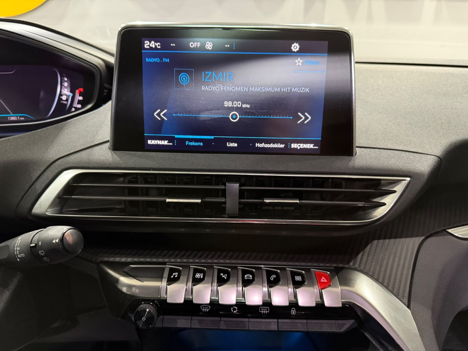 2022 Dizel Otomatik Peugeot 3008 Siyah Gürel Tasarım Aksesuar Otomotiv San. Tic. Ltd. Şti.