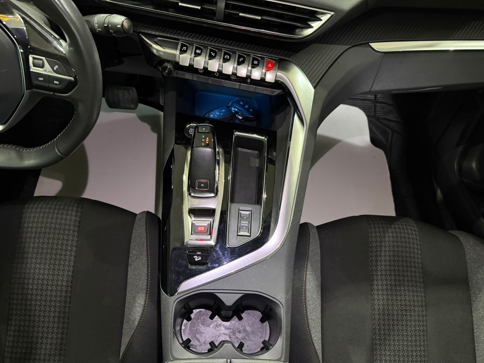 2022 Dizel Otomatik Peugeot 3008 Siyah Gürel Tasarım Aksesuar Otomotiv San. Tic. Ltd. Şti.