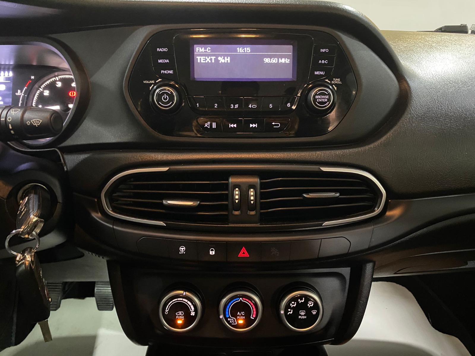 2021 Benzin Manuel Fiat Egea Beyaz Gürel Tasarım Aksesuar Otomotiv San. Tic. Ltd. Şti.