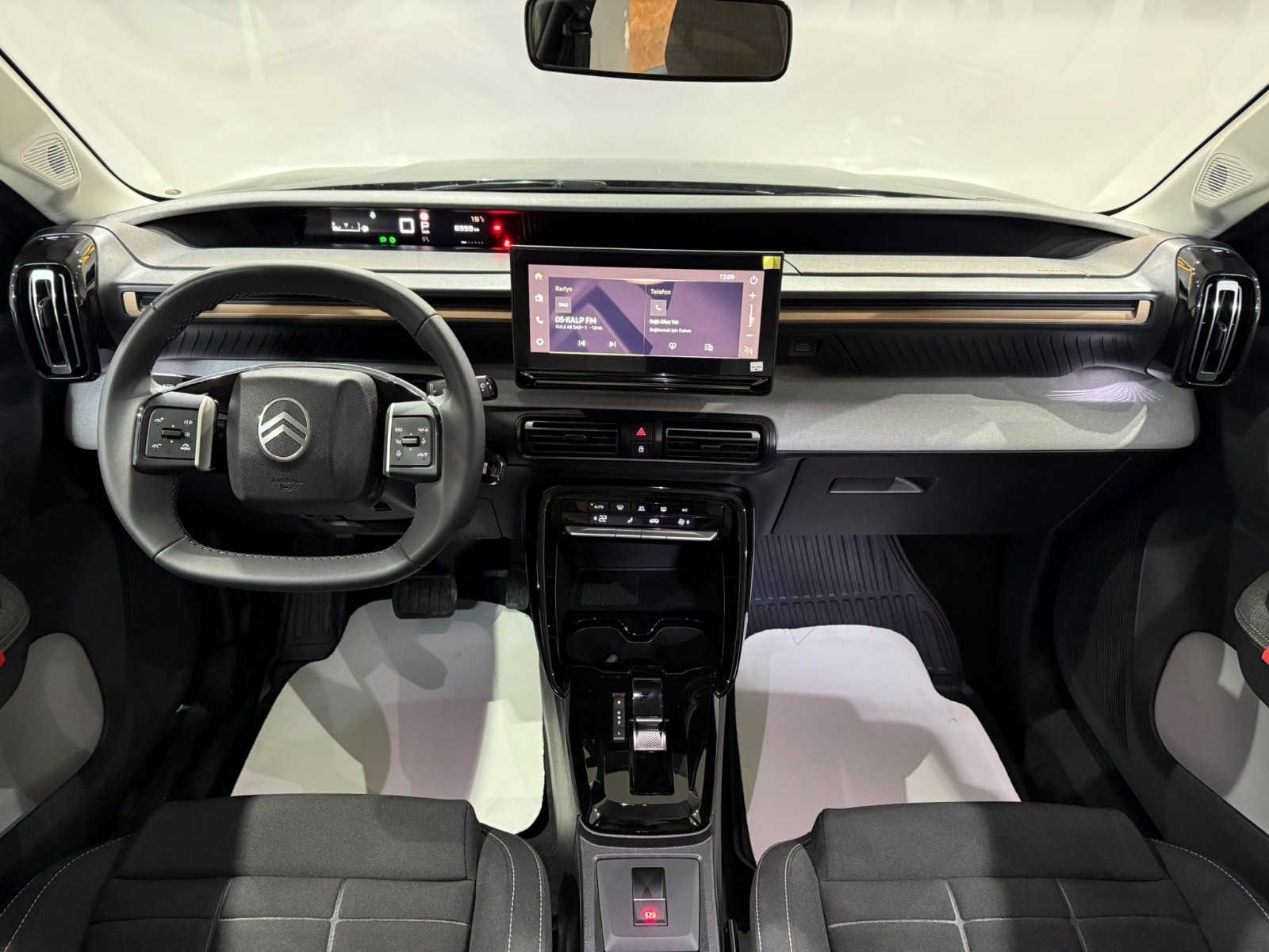 2026 Hybrid Otomatik Citroen C3 AirCross Yeşil Gürel Tasarım Aksesuar Otomotiv San. Tic. Ltd. Şti.
