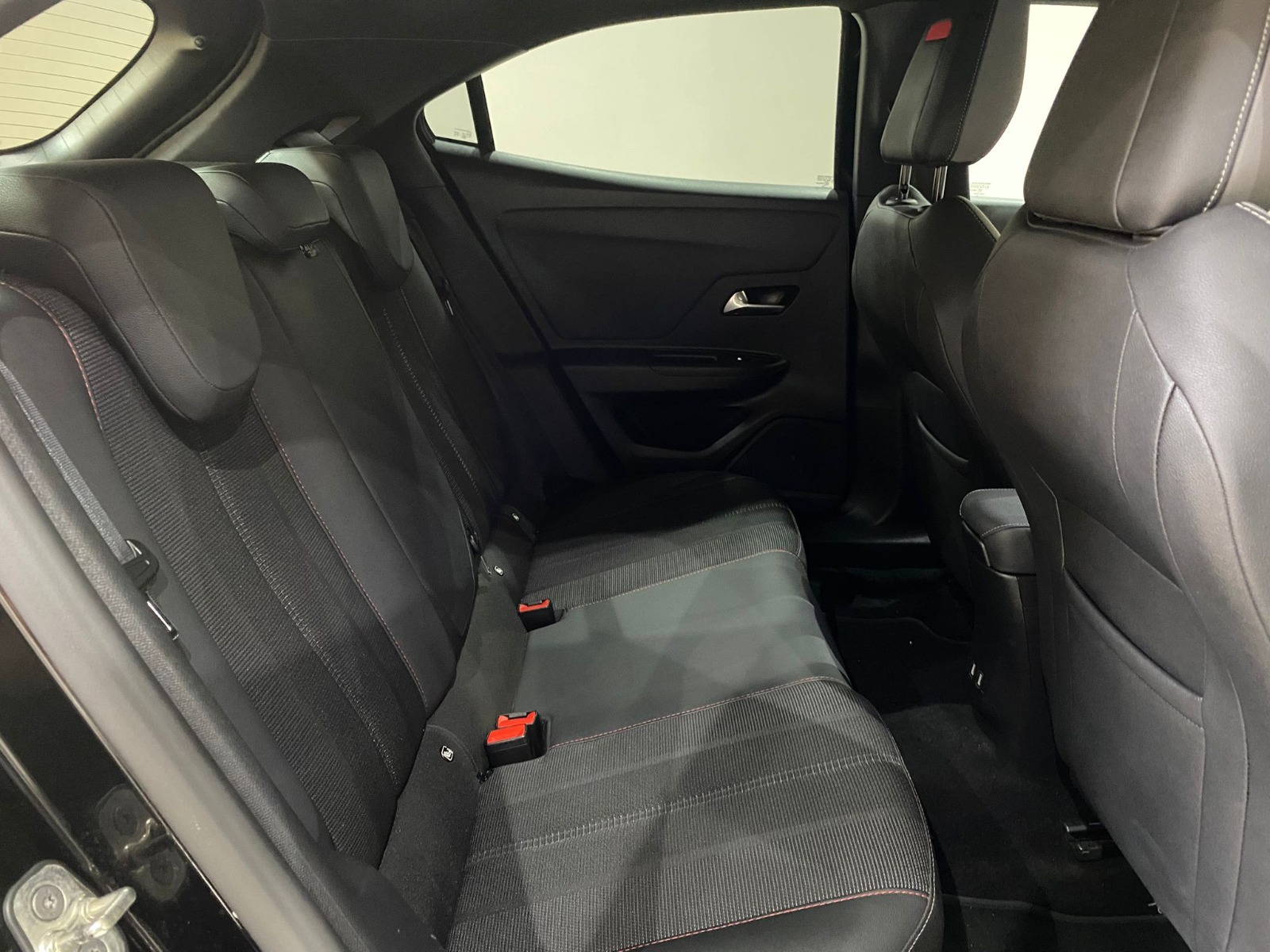 2023 Benzin Otomatik Opel Mokka Siyah Gürel Tasarım Aksesuar Otomotiv San. Tic. Ltd. Şti.