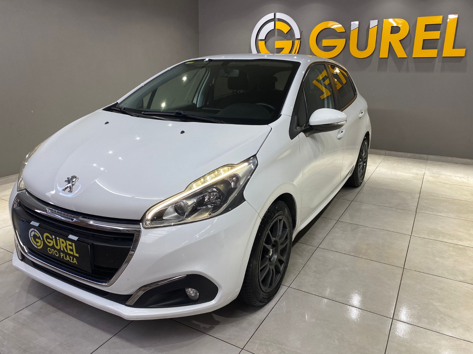 2017 Benzin Otomatik Peugeot 208 Beyaz Gürel Tasarım Aksesuar Otomotiv San. Tic. Ltd. Şti.