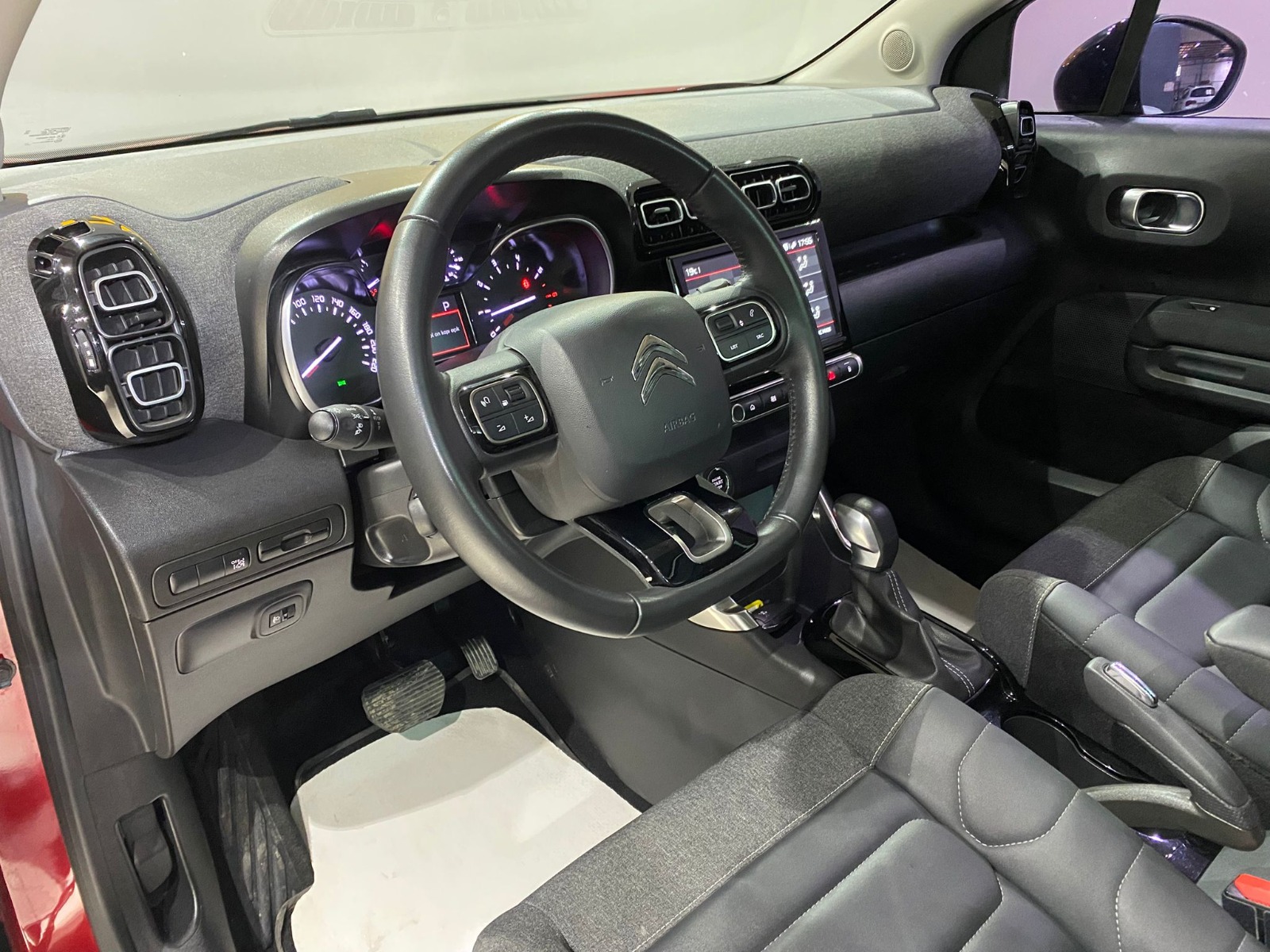 TaksitliOto.Net | 2.El Citroen C3 AirCross SUV 1.2 PureTech S&S Shine Çift Renk EAT6 | Otomatik & Benzin | Kırmızı | İzmir.2el 2023 Benzin Otomatik Citroen C3 AirCross Kırmızı Gürel Tasarım Aksesuar Otomotiv San. Tic. Ltd. Şti.