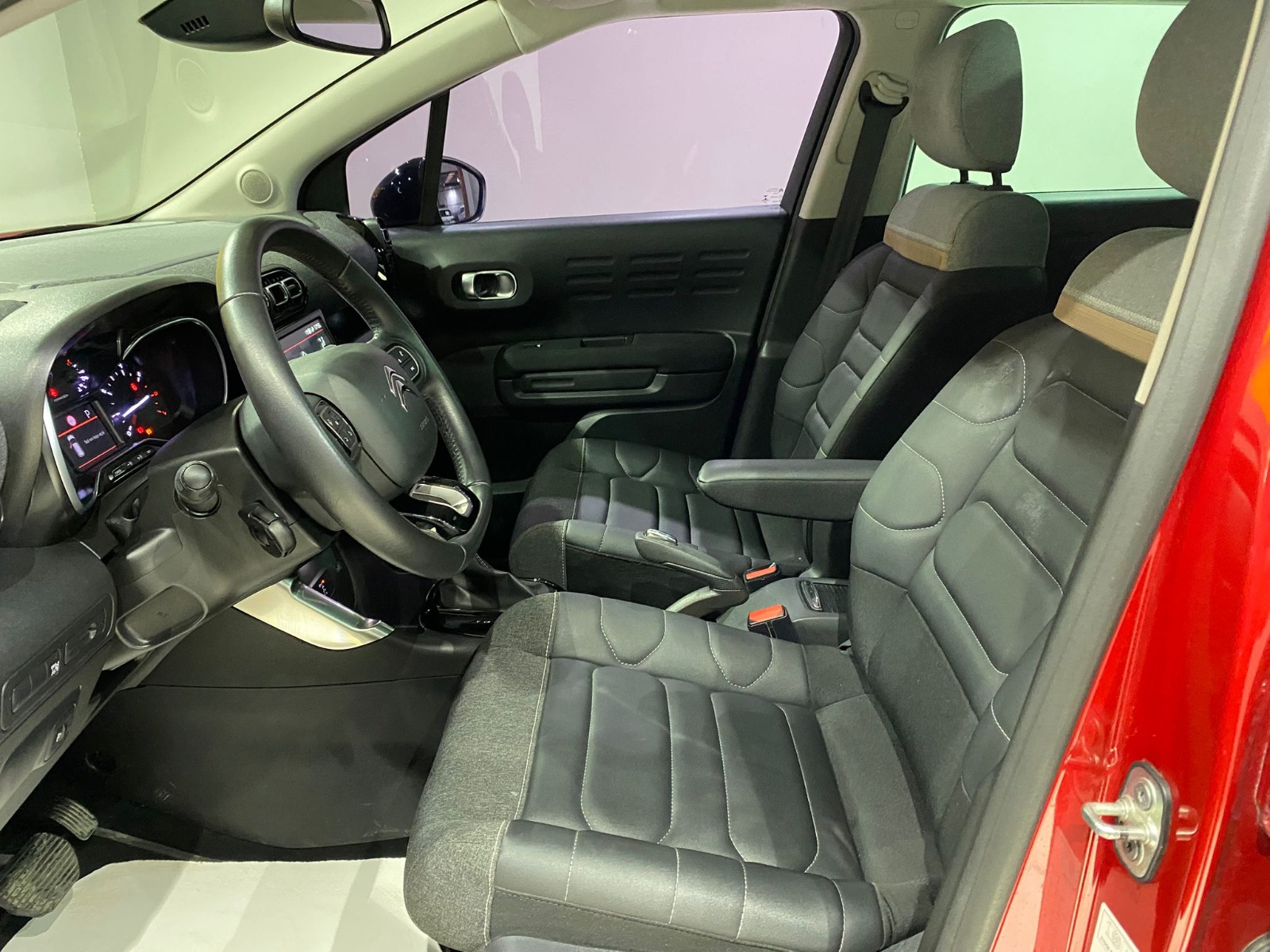 TaksitliOto.Net | 2.El Citroen C3 AirCross SUV 1.2 PureTech S&S Shine Çift Renk EAT6 | Otomatik & Benzin | Kırmızı | İzmir.2el 2023 Benzin Otomatik Citroen C3 AirCross Kırmızı Gürel Tasarım Aksesuar Otomotiv San. Tic. Ltd. Şti.