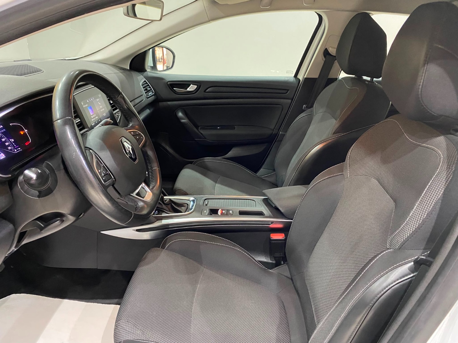 2023 Benzin Otomatik Renault Megane Beyaz Gürel Tasarım Aksesuar Otomotiv San. Tic. Ltd. Şti.